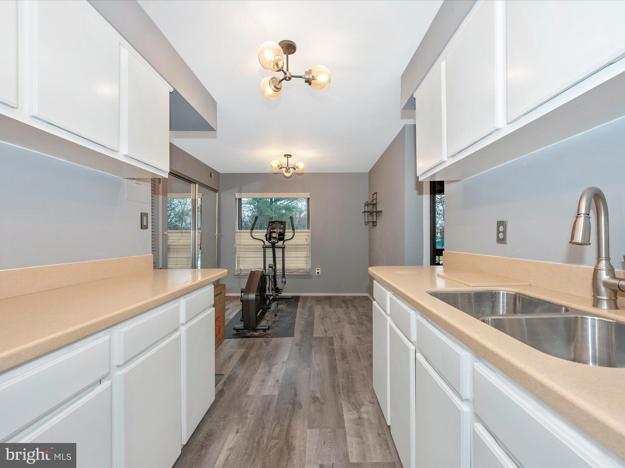 HYDE PARK - Residential