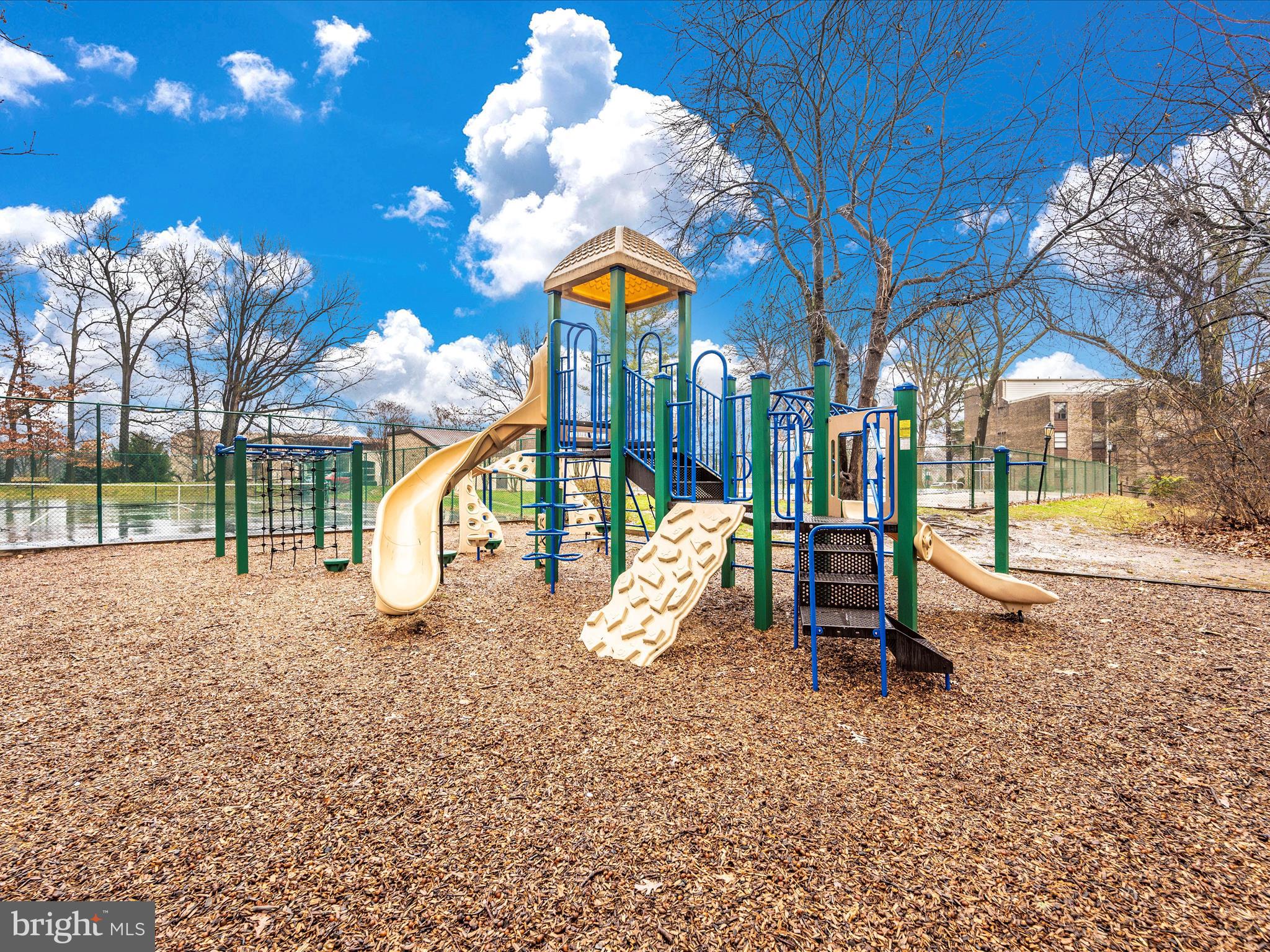 HYDE PARK - Residential