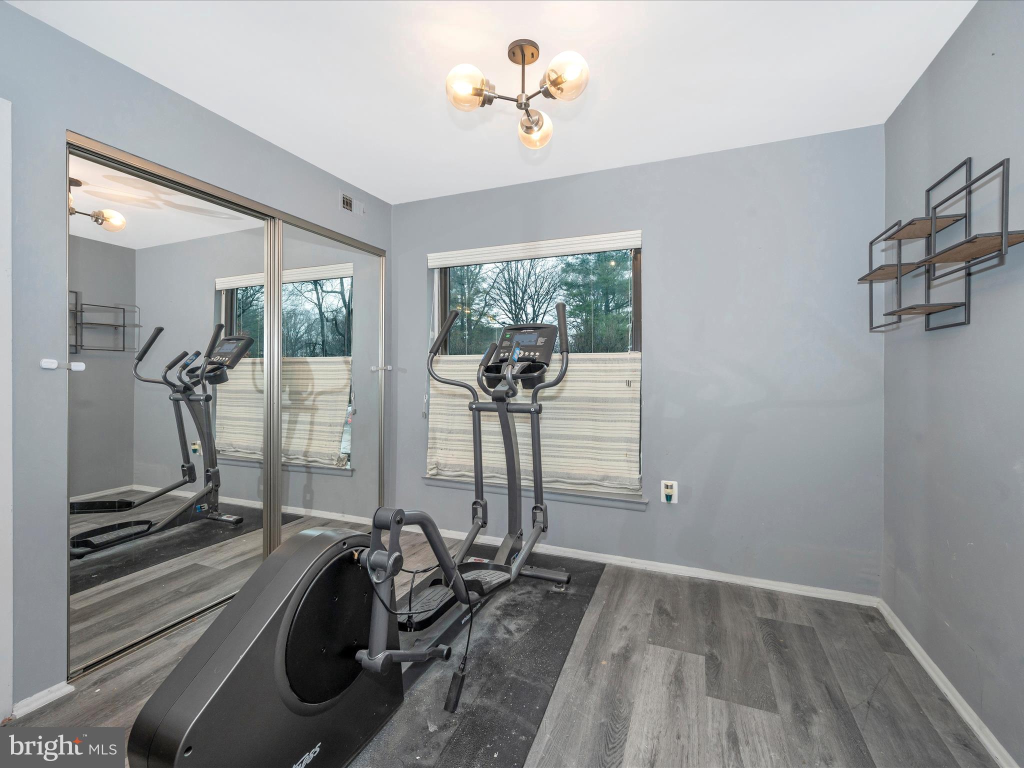 HYDE PARK - Residential