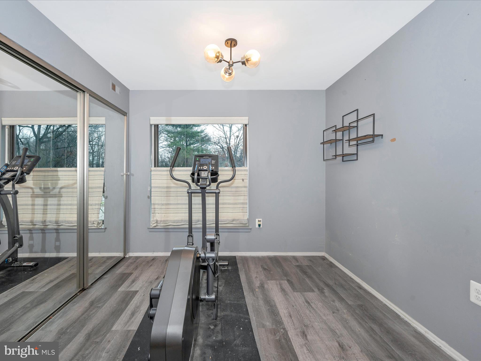 HYDE PARK - Residential