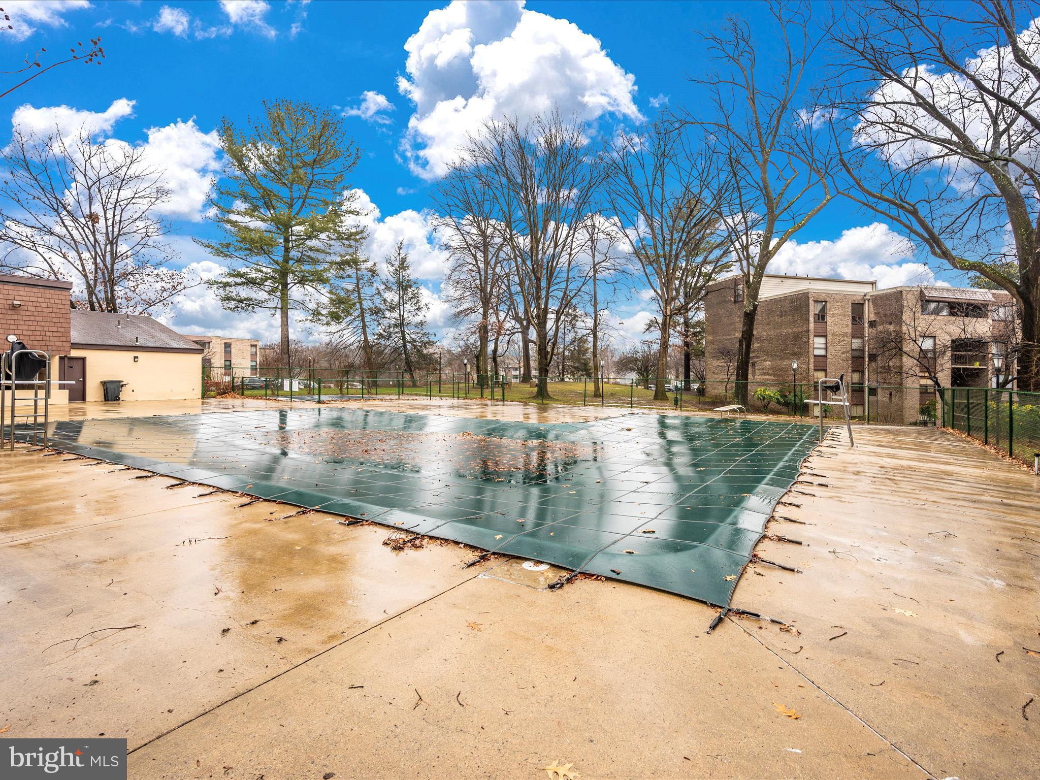 HYDE PARK - Residential