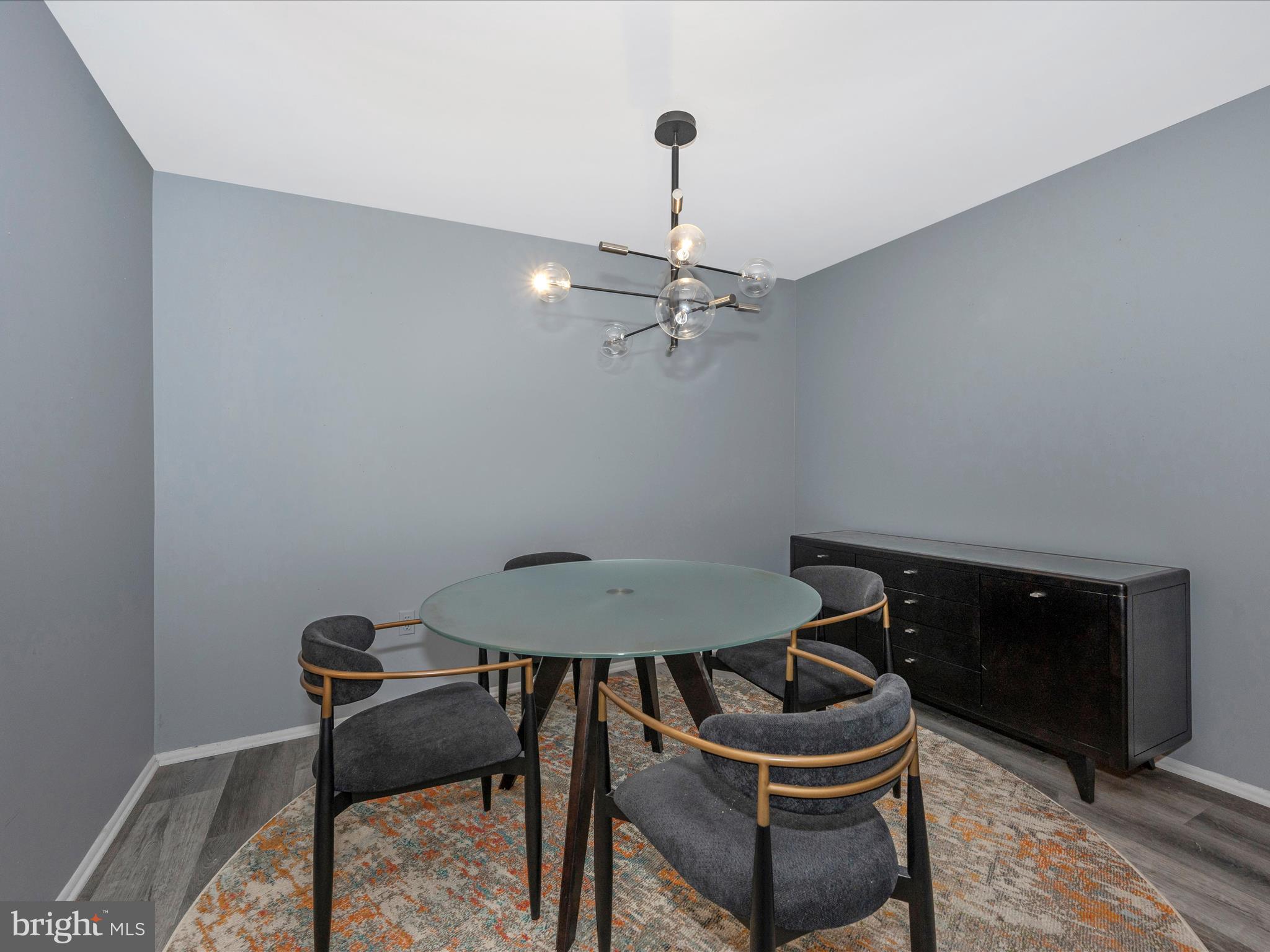 HYDE PARK - Residential