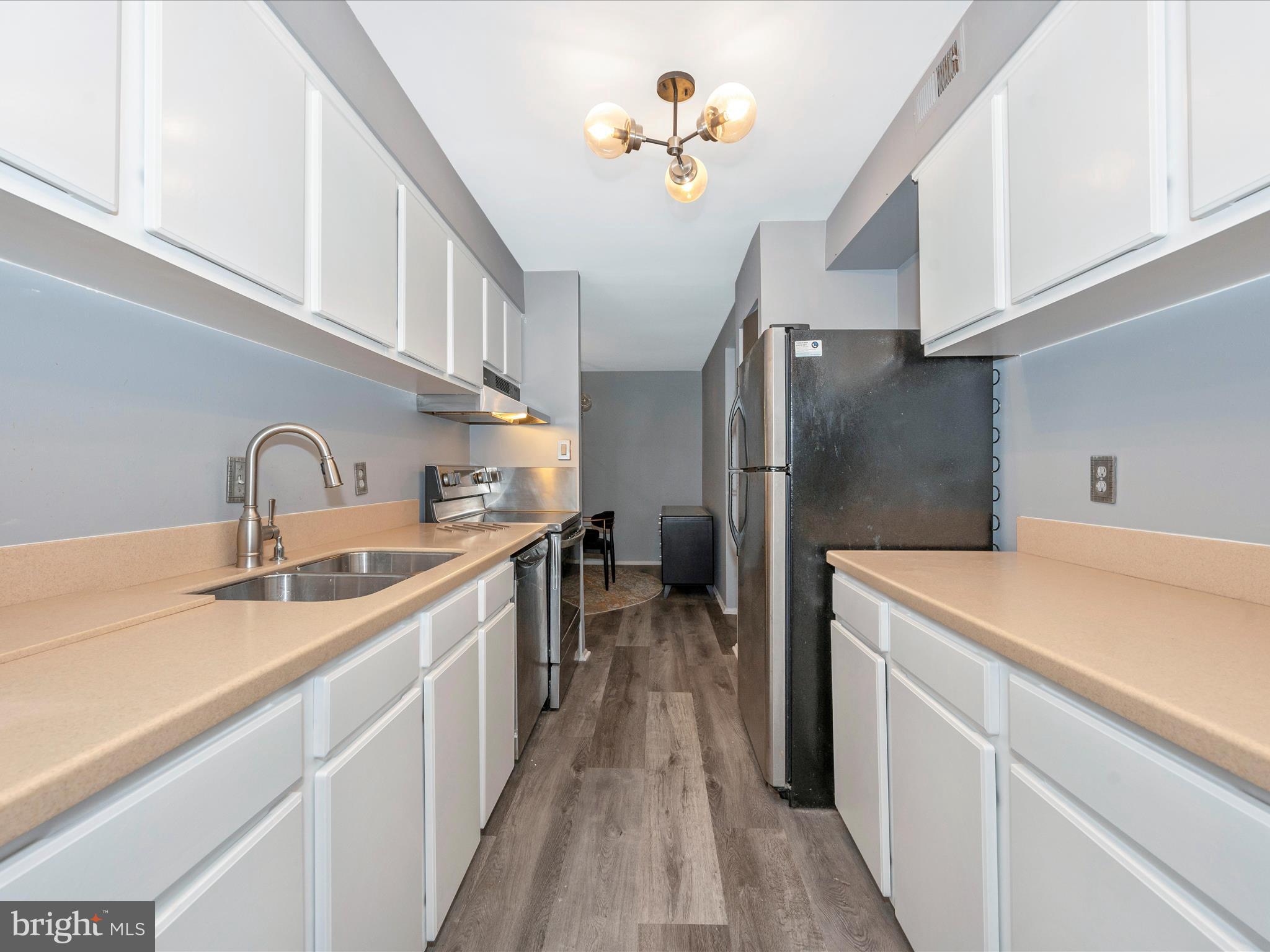 HYDE PARK - Residential