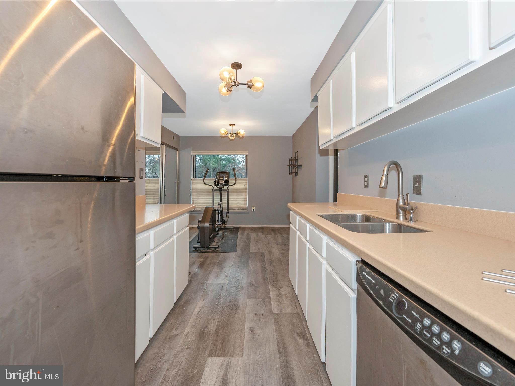 HYDE PARK - Residential