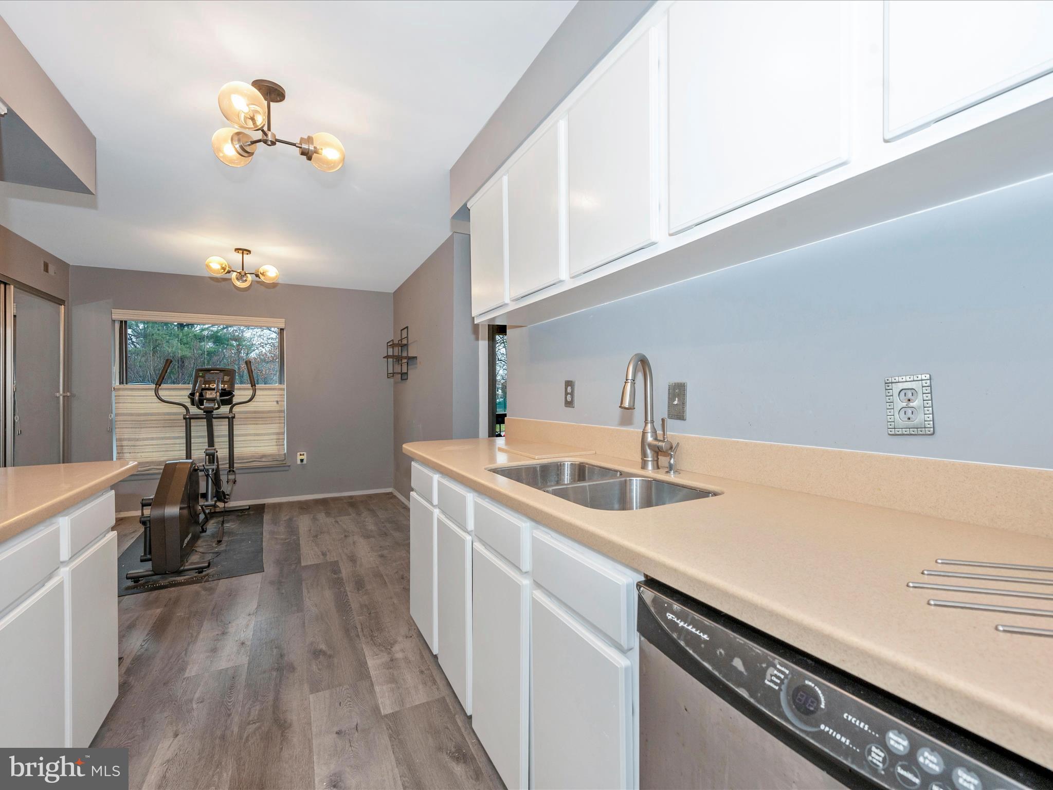 HYDE PARK - Residential