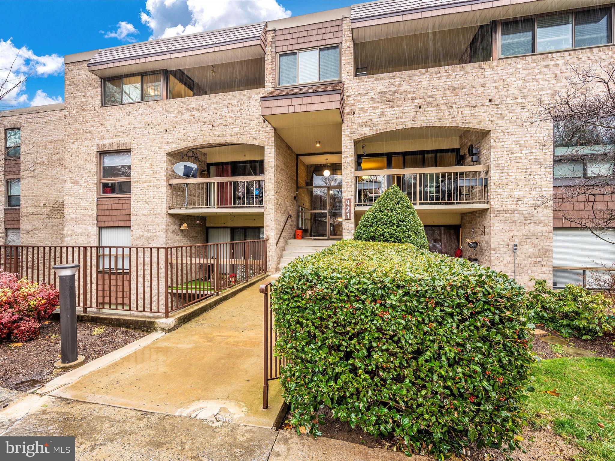 HYDE PARK - Residential