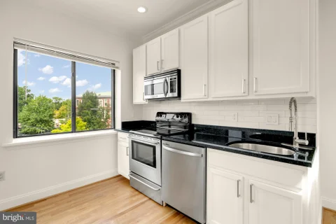 MLS: DCDC2282310