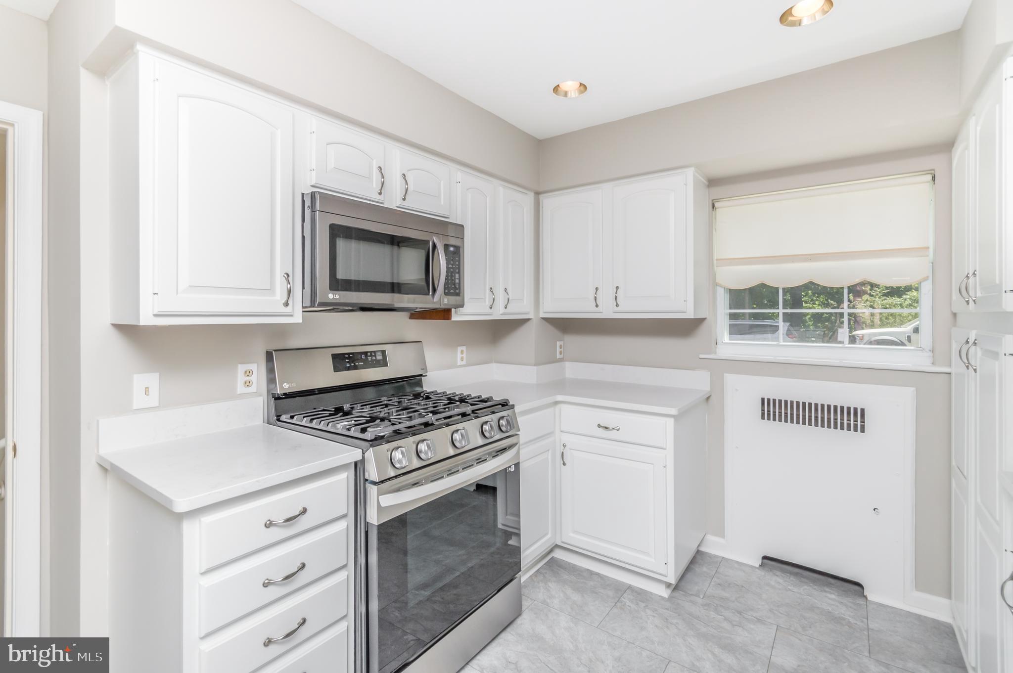 BEVERLY HILLS - Residential