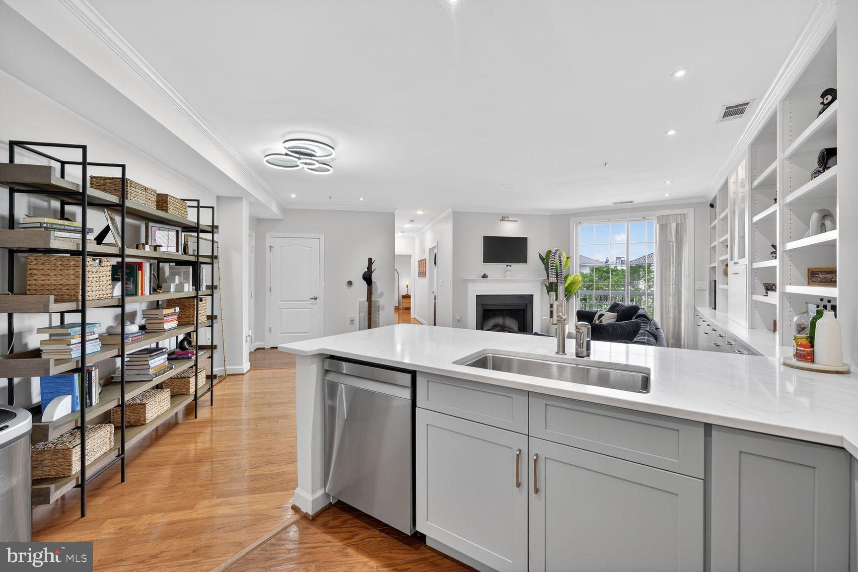400 CAMERON STATION BOULEVARD 421