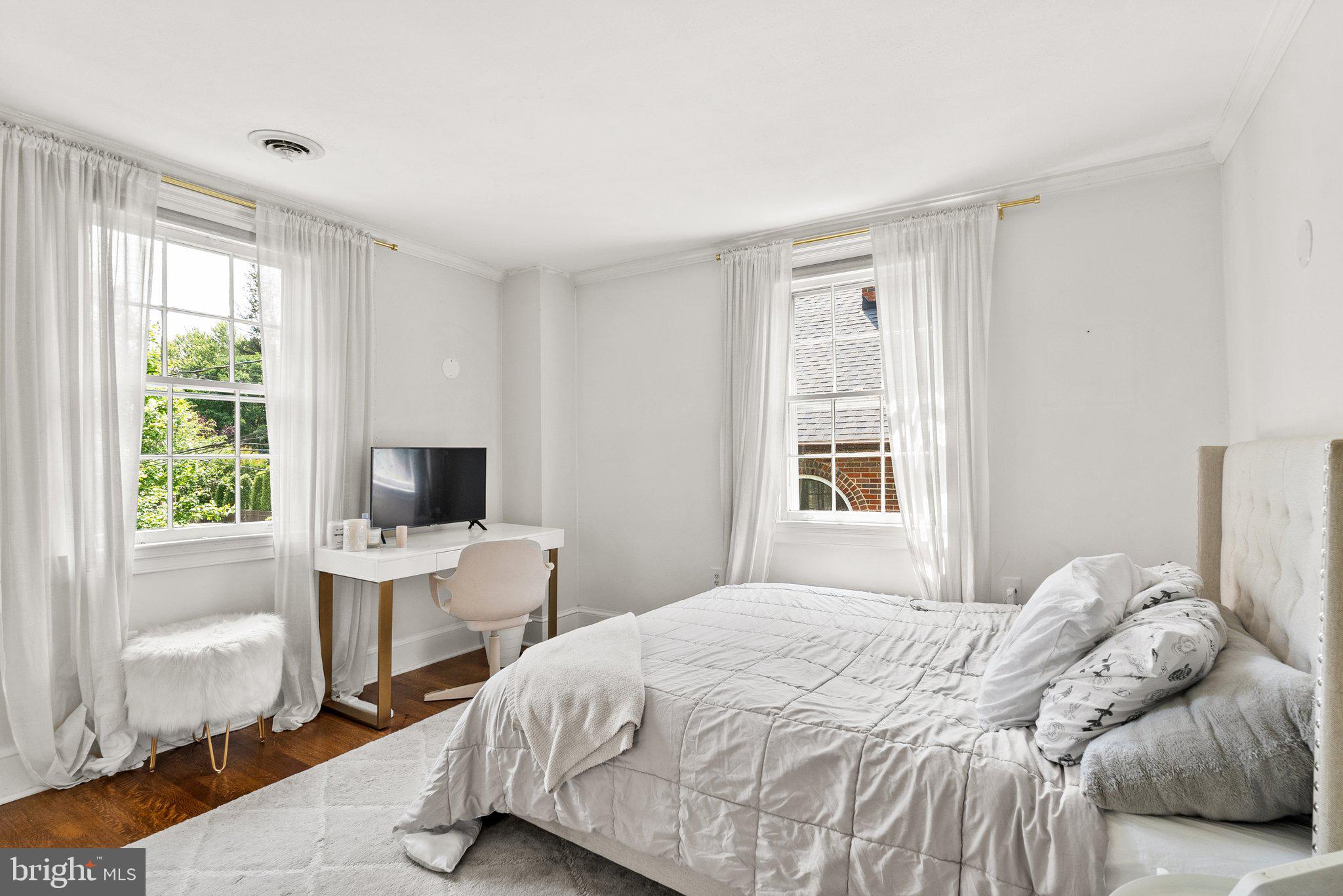 CHEVY CHASE - Residential