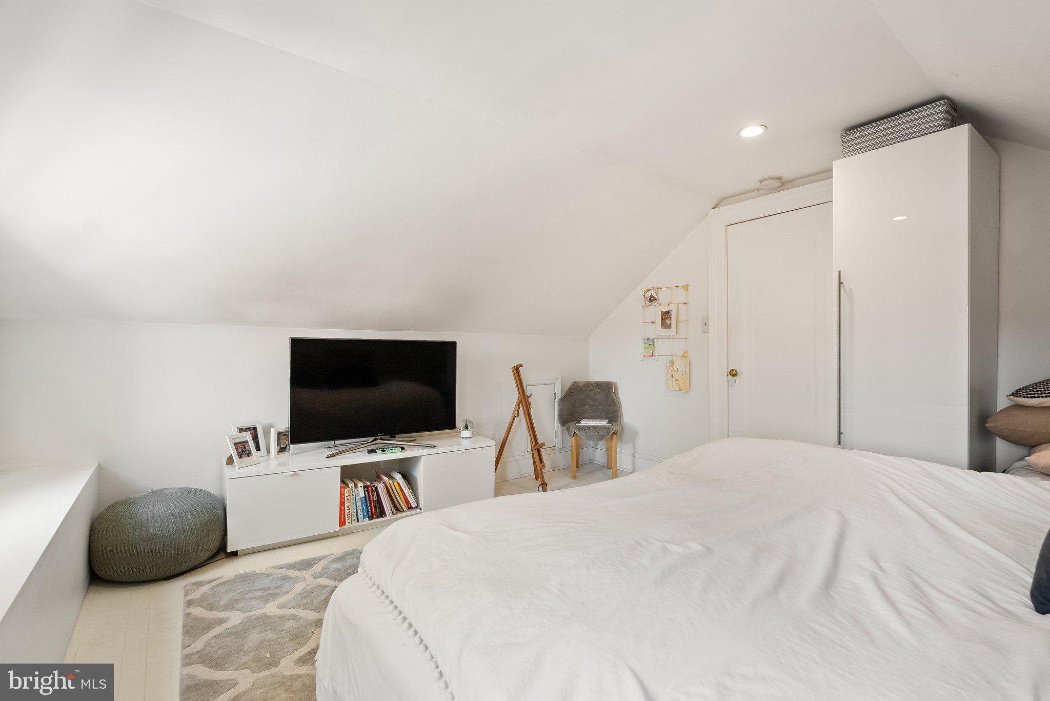 CHEVY CHASE - Residential