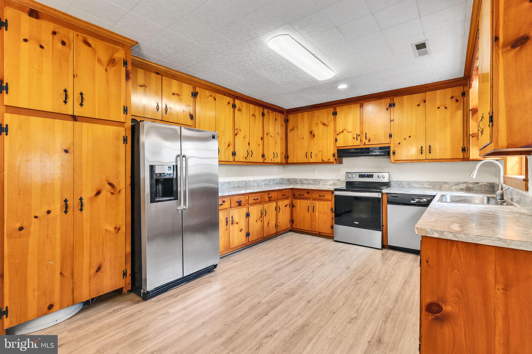 CHESAPEAKE BEACH ESTATES - Residential