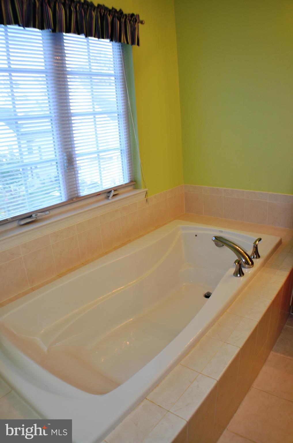 DAHLIA PARK OF WILDEWOOD - Residential Lease