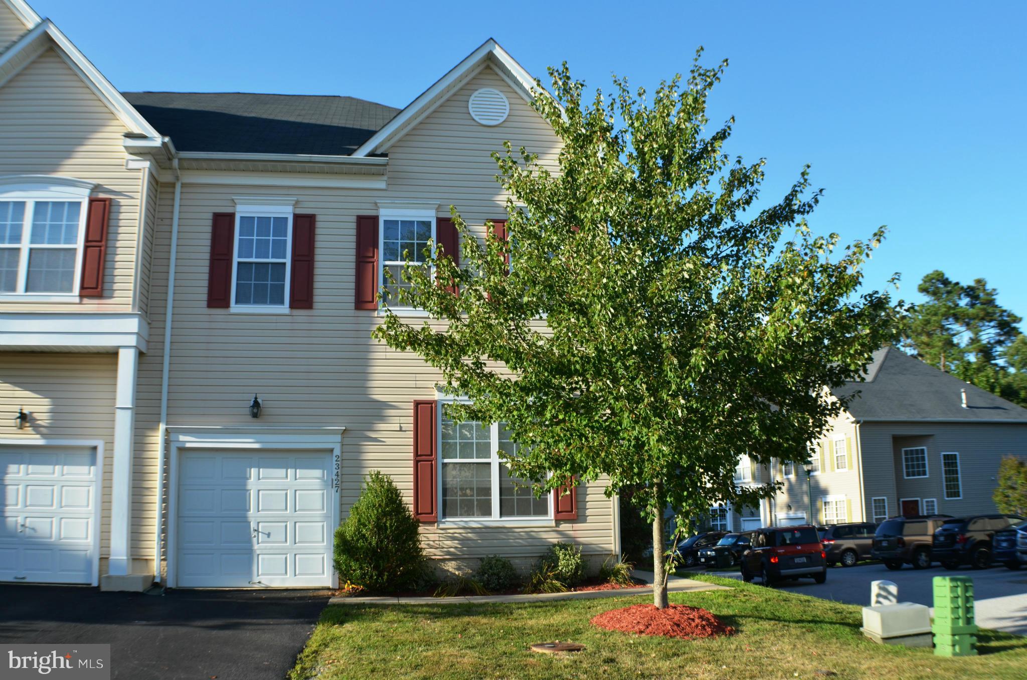 Beautiful, spacious duplex close to shopping. You'll love the open floor plan of this Wildewood duplex with nearly 3000 square feet of finished space! This neighborhood is close to everything you need. This home has a fully-finished basement and offers access to the community playground, pool and clubhouse complex. Trash pickup is included in HOA fee paid by the landlord.