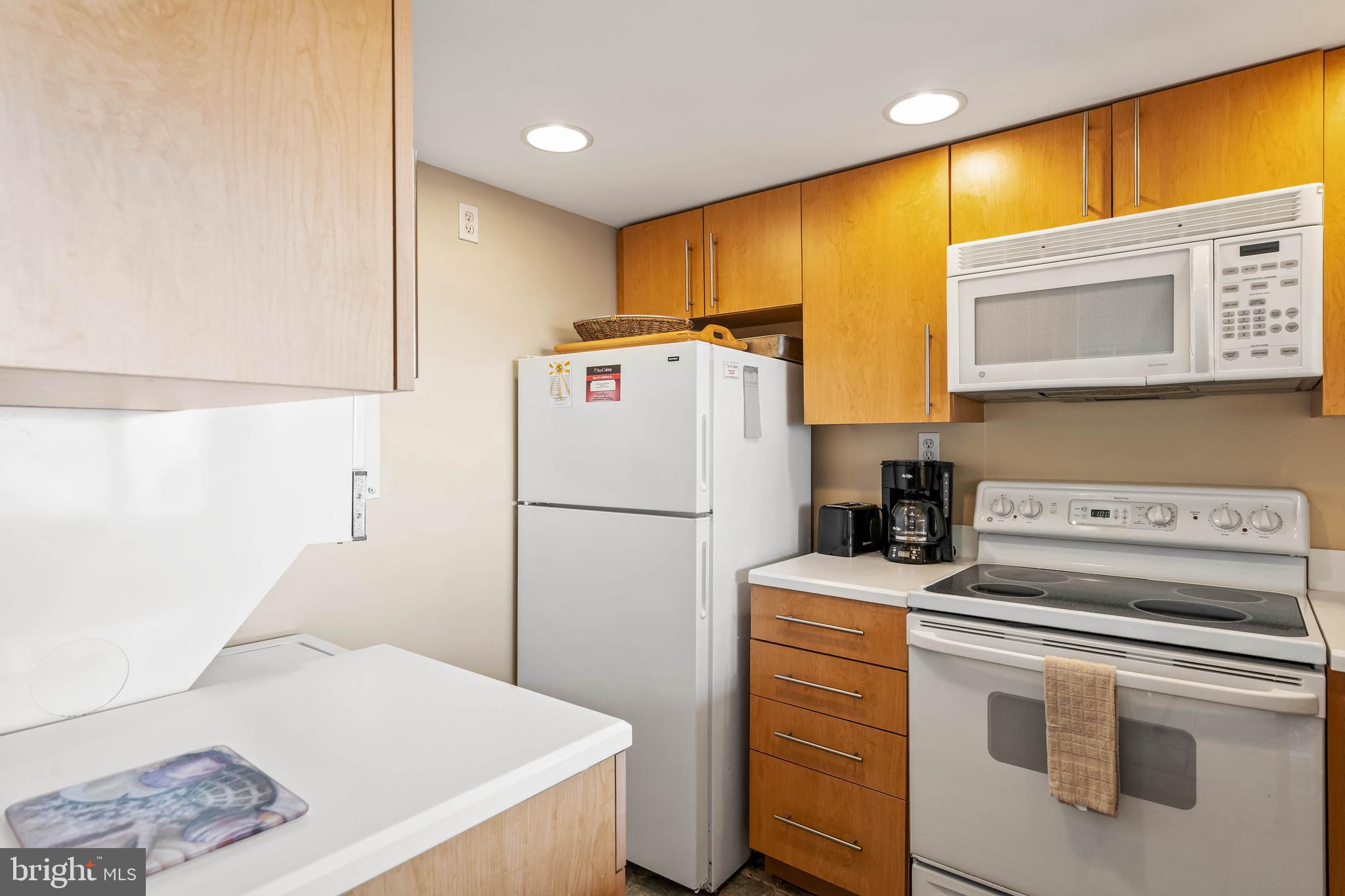 SEA COLONY EAST - Residential