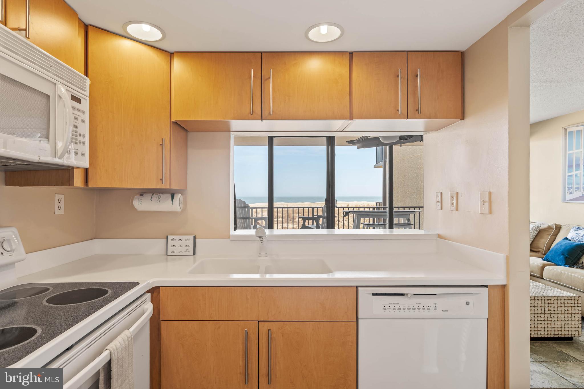 SEA COLONY EAST - Residential