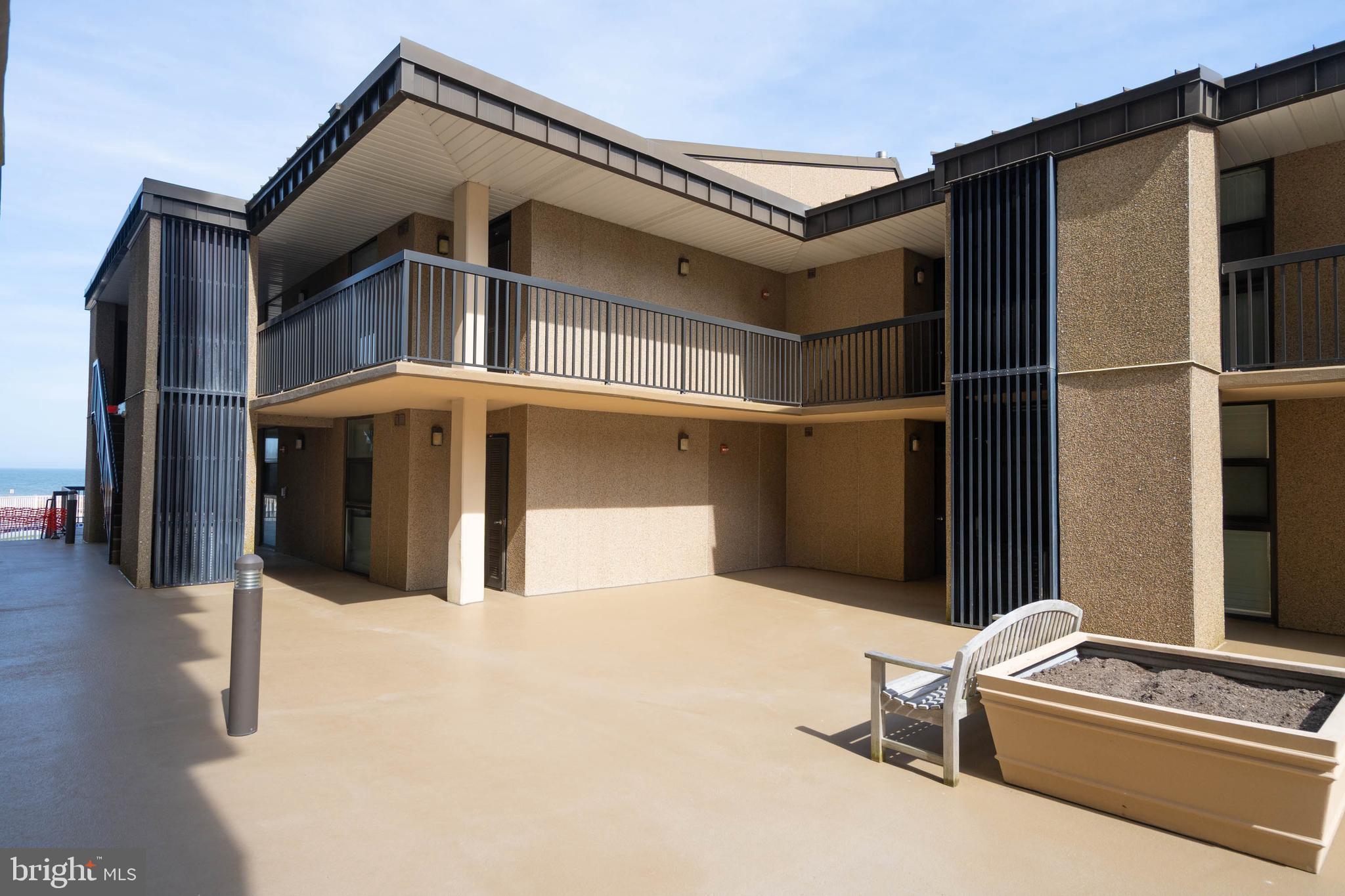 SEA COLONY EAST - Residential