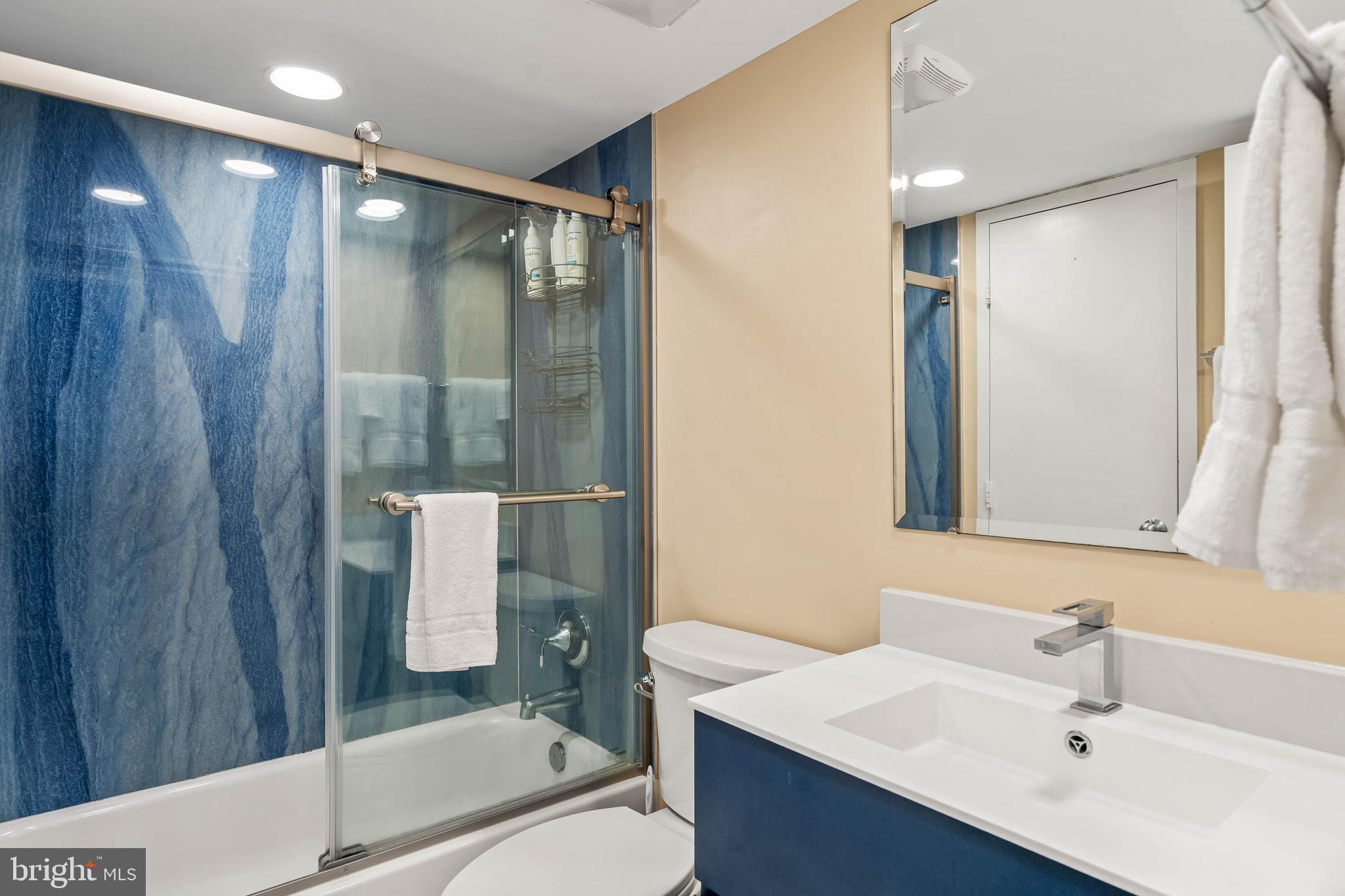 SEA COLONY EAST - Residential