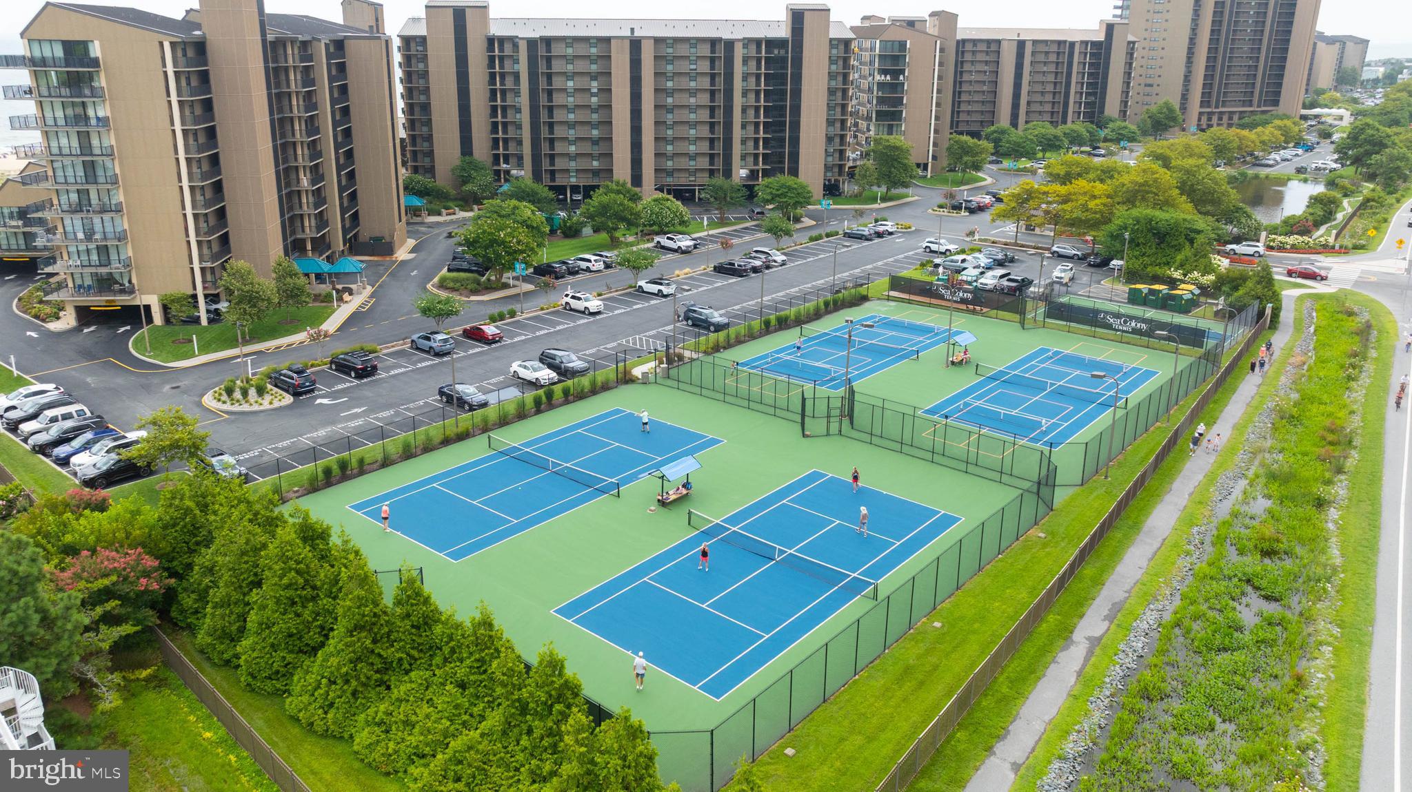 SEA COLONY EAST - Residential