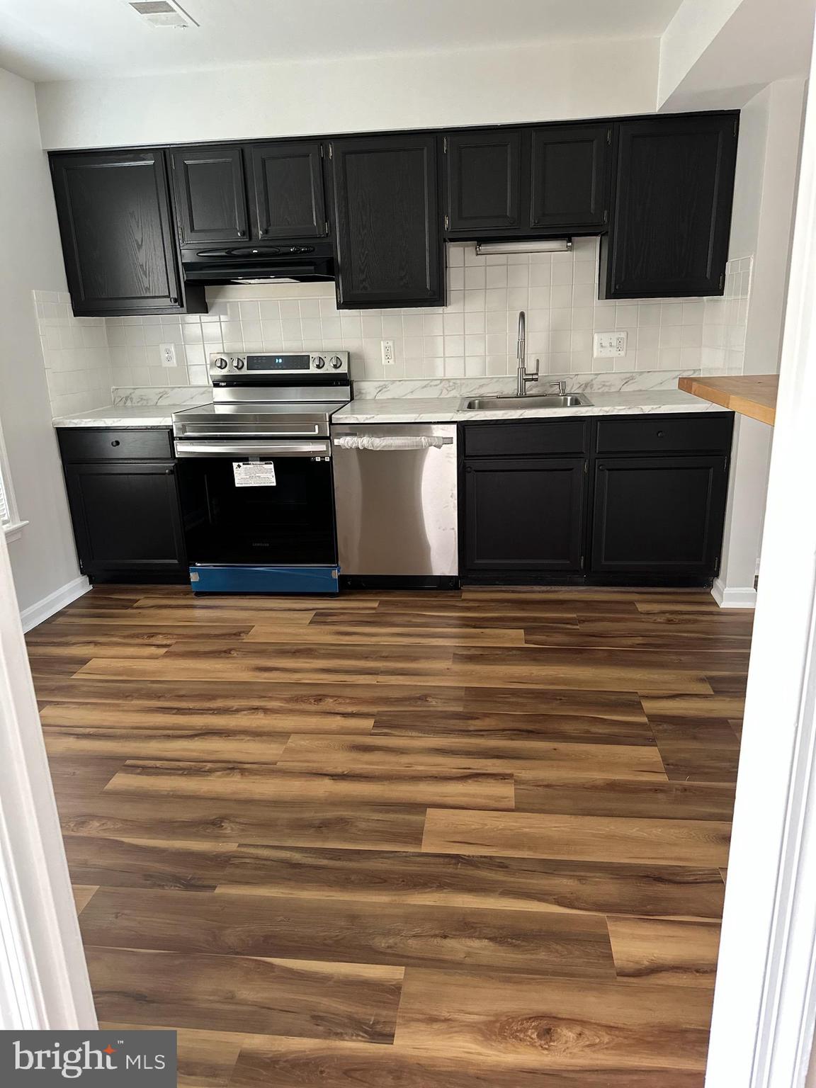 MOUNT VERNON SQUARE - Residential Lease