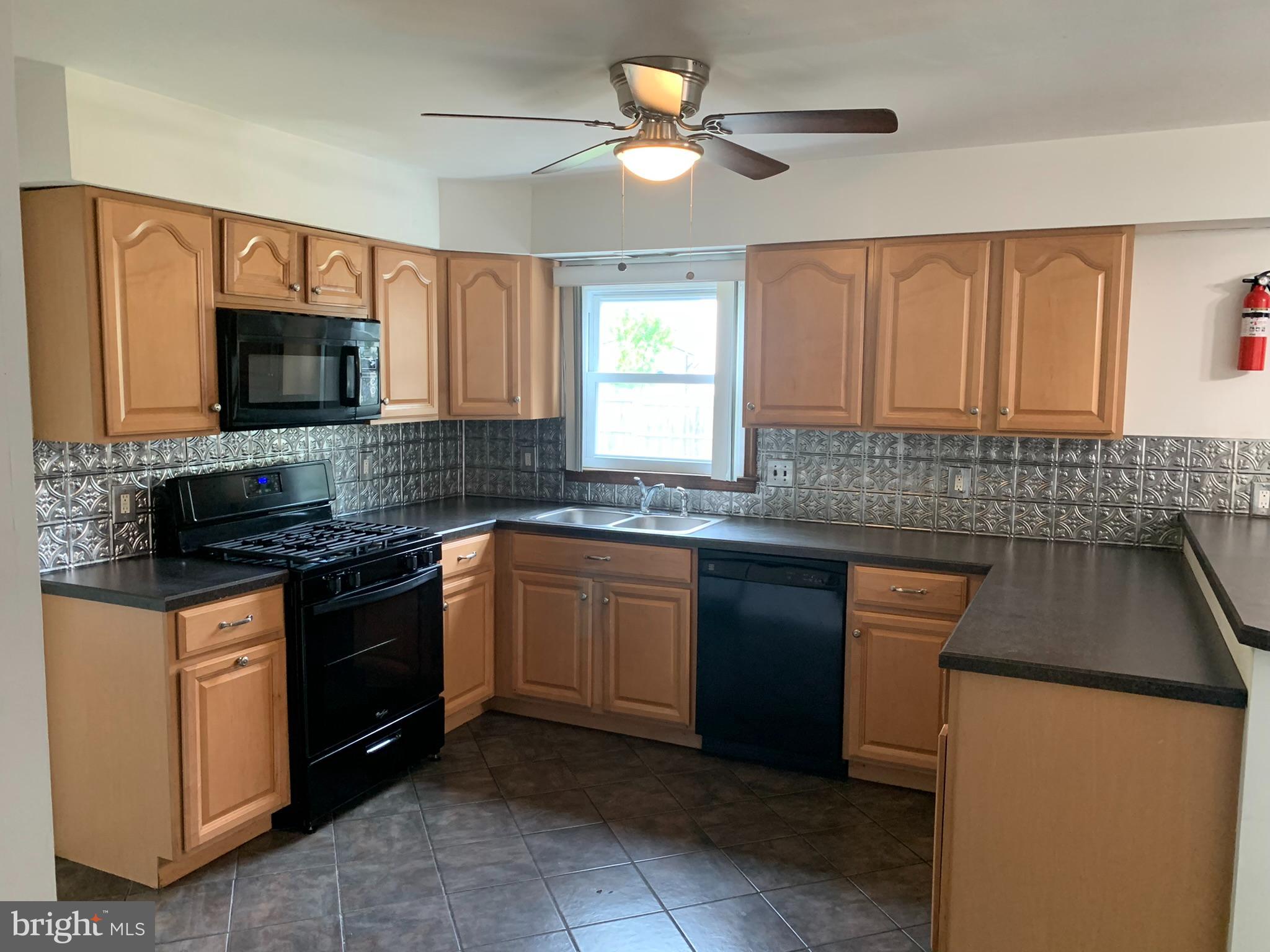 402 CARPENTER STREET