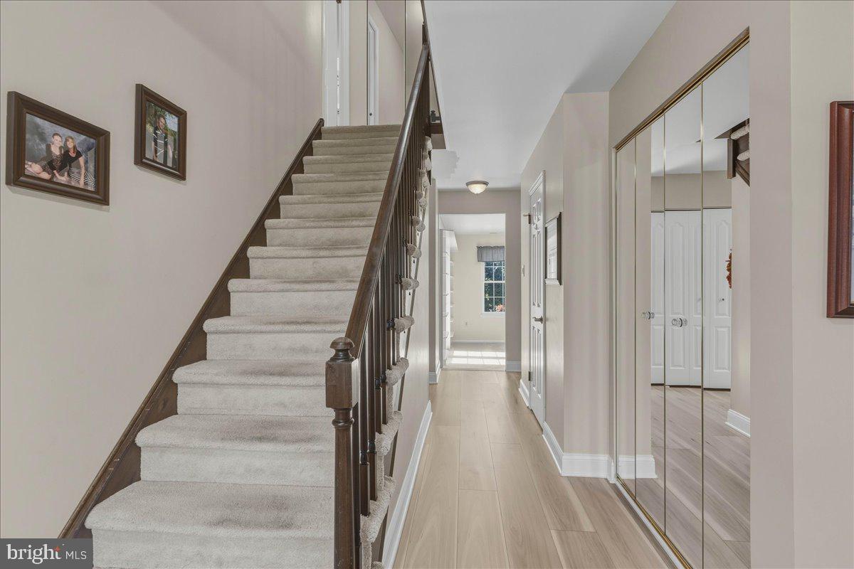 1527 BARNSWALLOW DRIVE