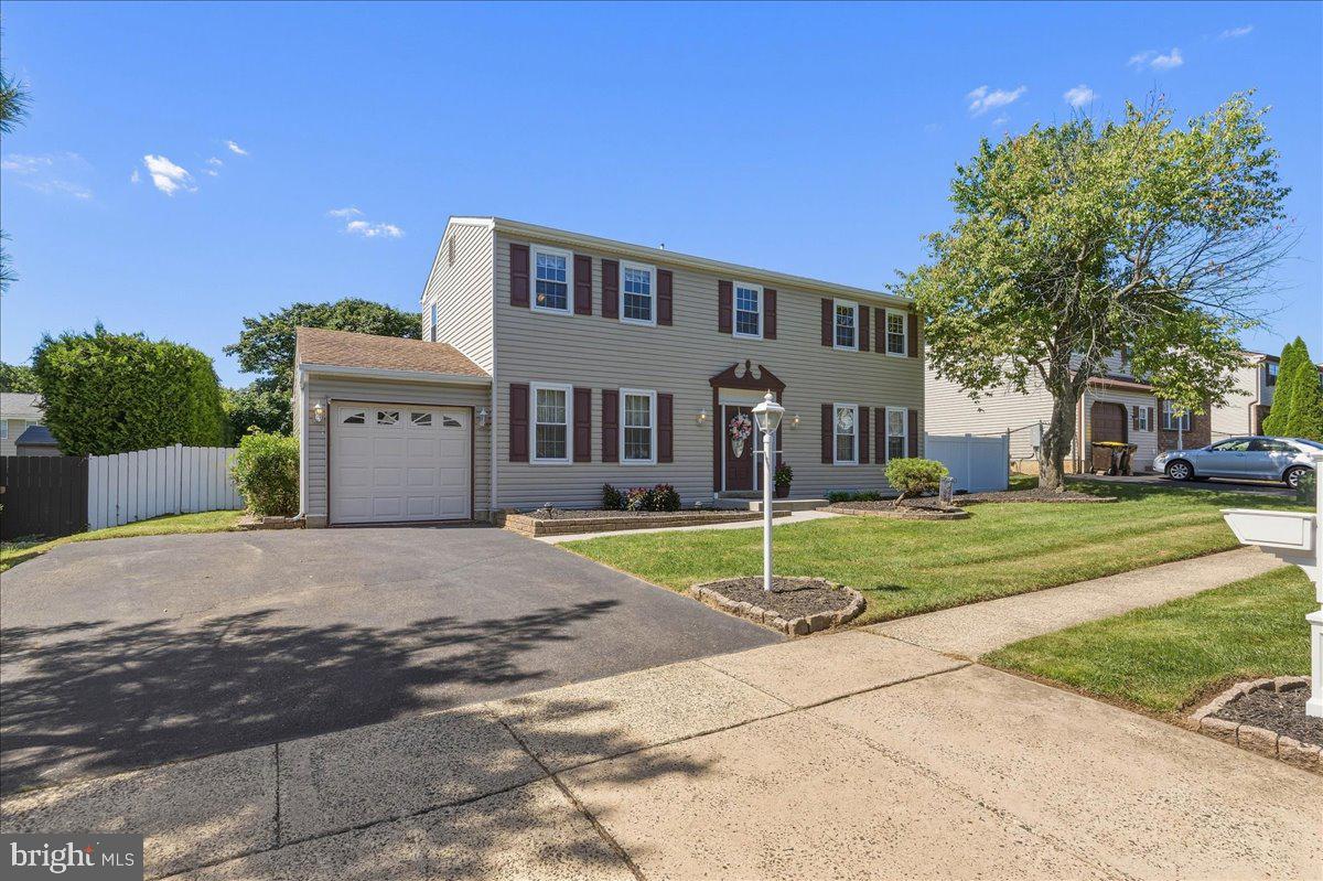 1527 BARNSWALLOW DRIVE