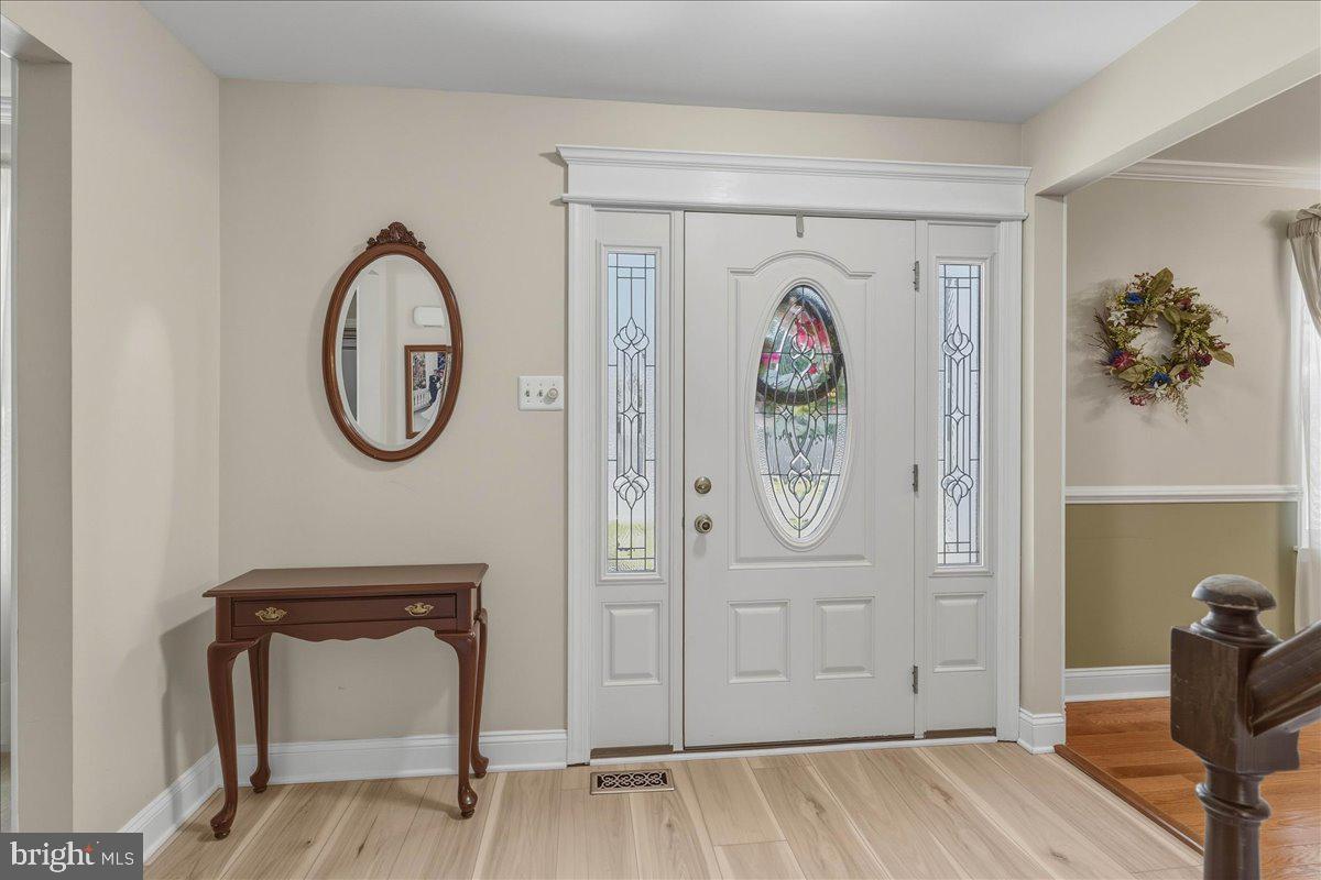 1527 BARNSWALLOW DRIVE