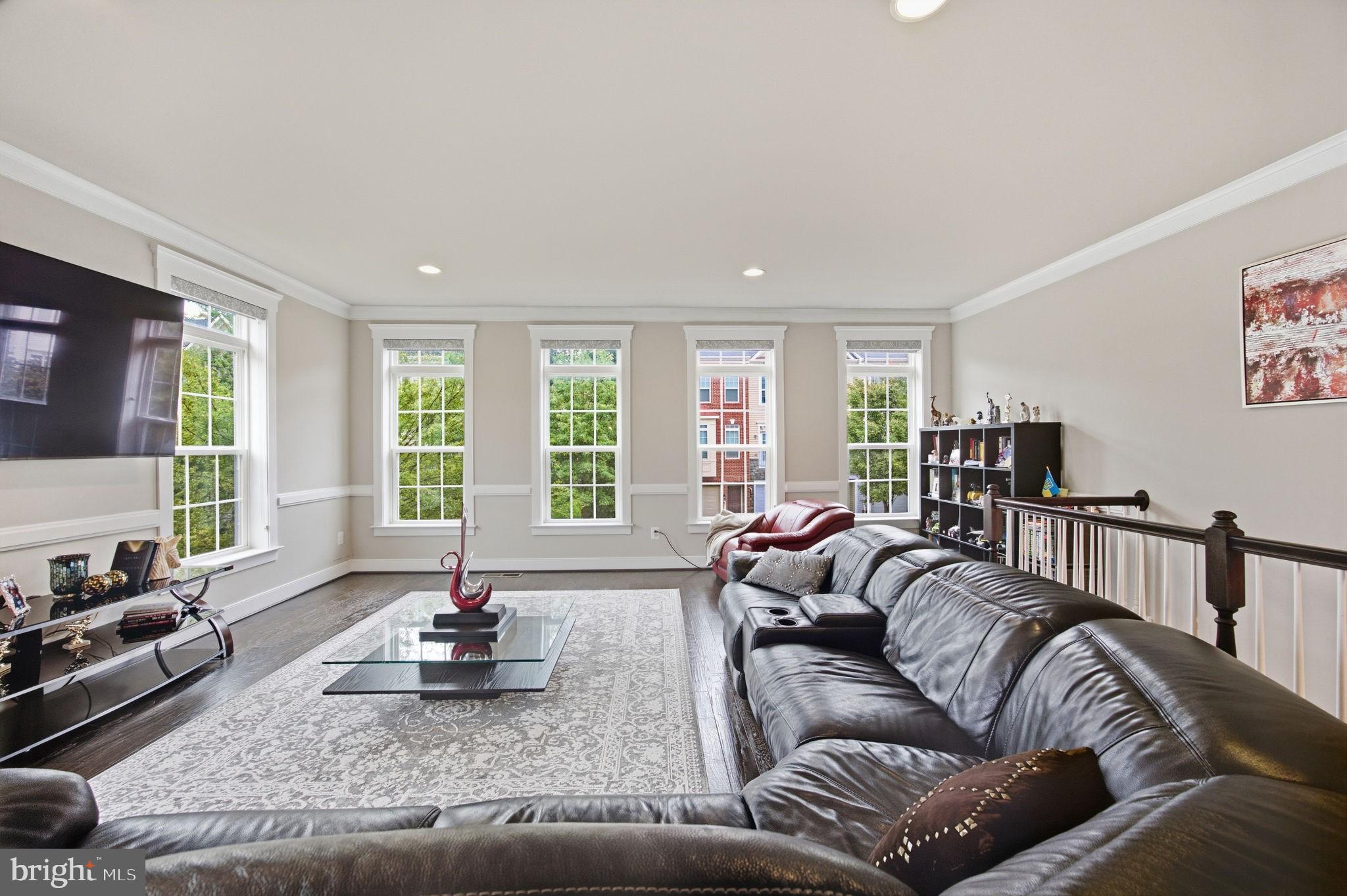 821 SAVILE ROW TERRACE