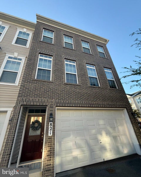 Townhouse For Rent - 821 Savile Row Terrace<br/> PURCELLVILLE, VA 20132