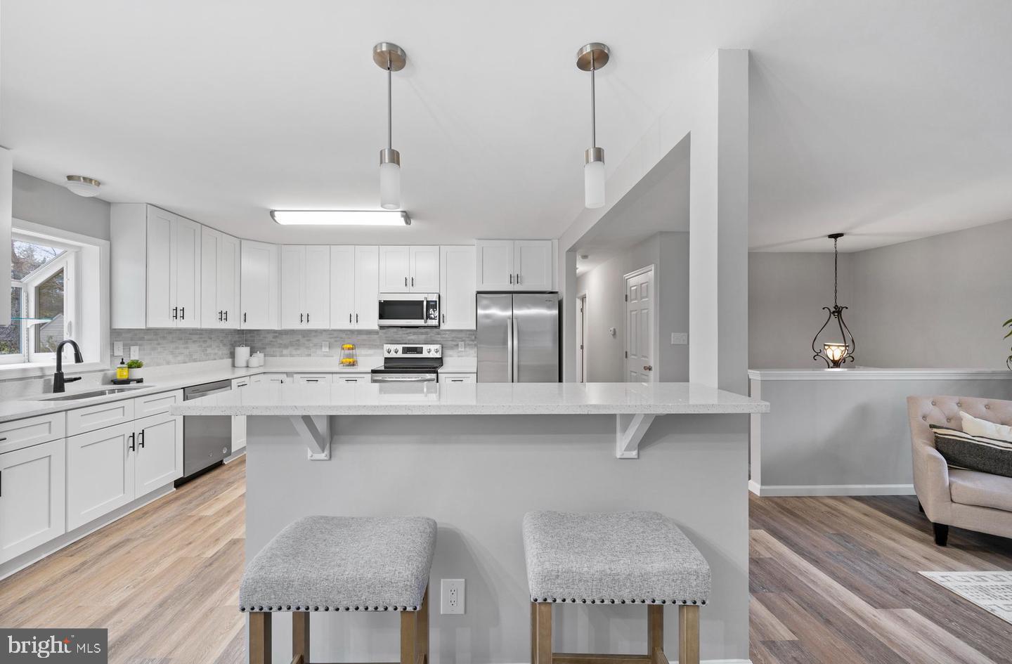 GREENVIEW KNOLLS - Residential Lease