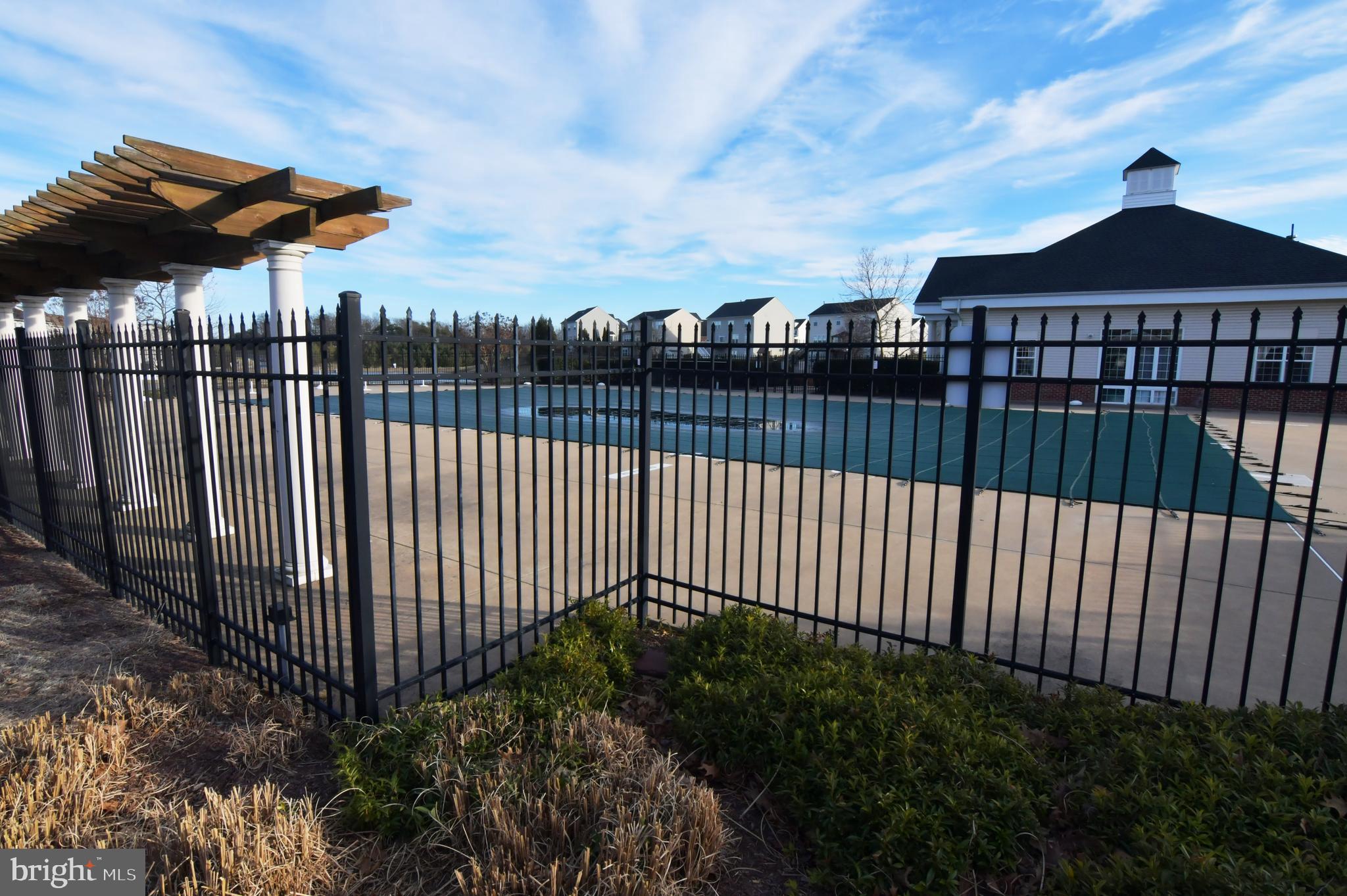 WAKELAND MANOR - Residential