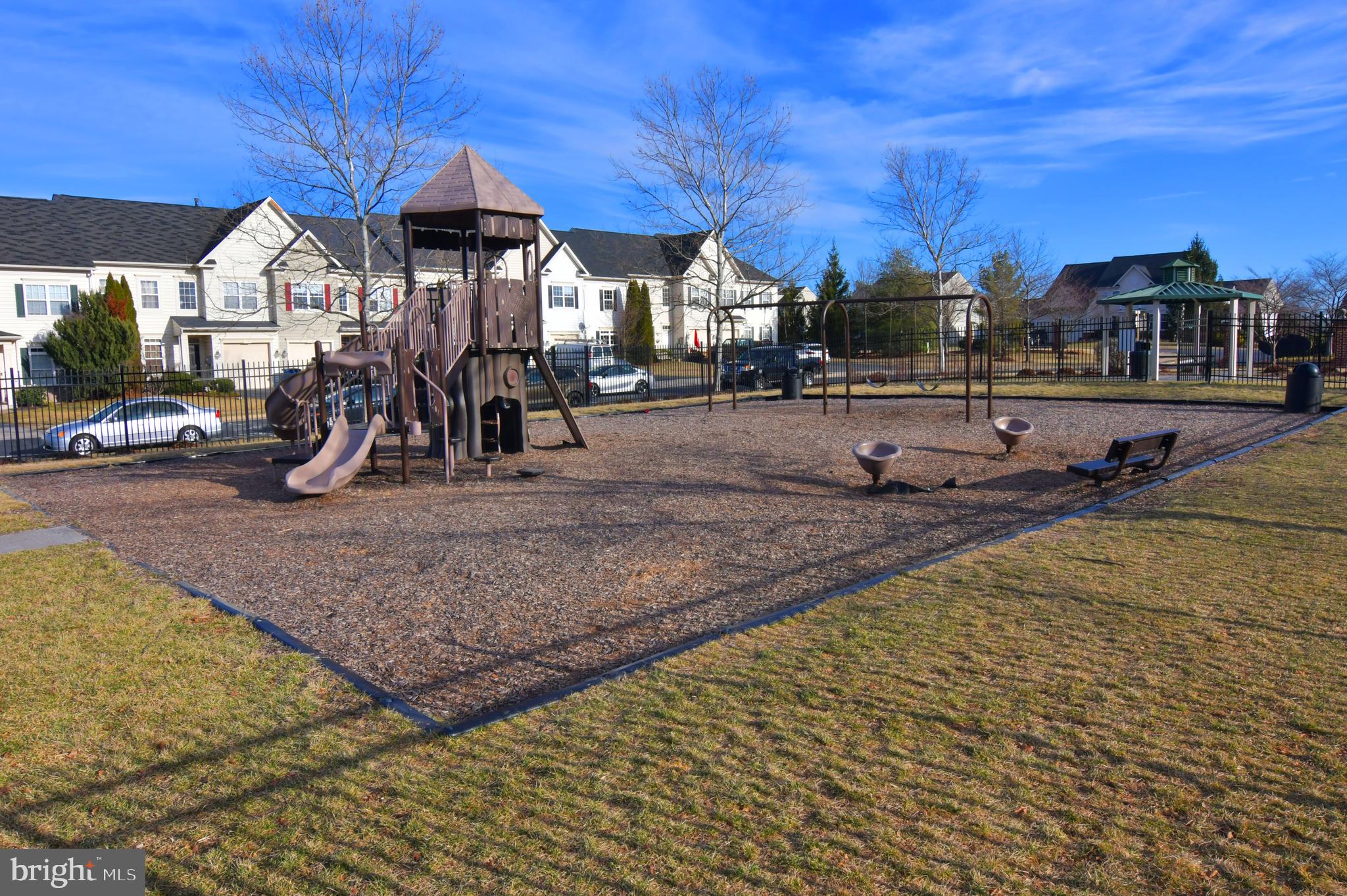 WAKELAND MANOR - Residential