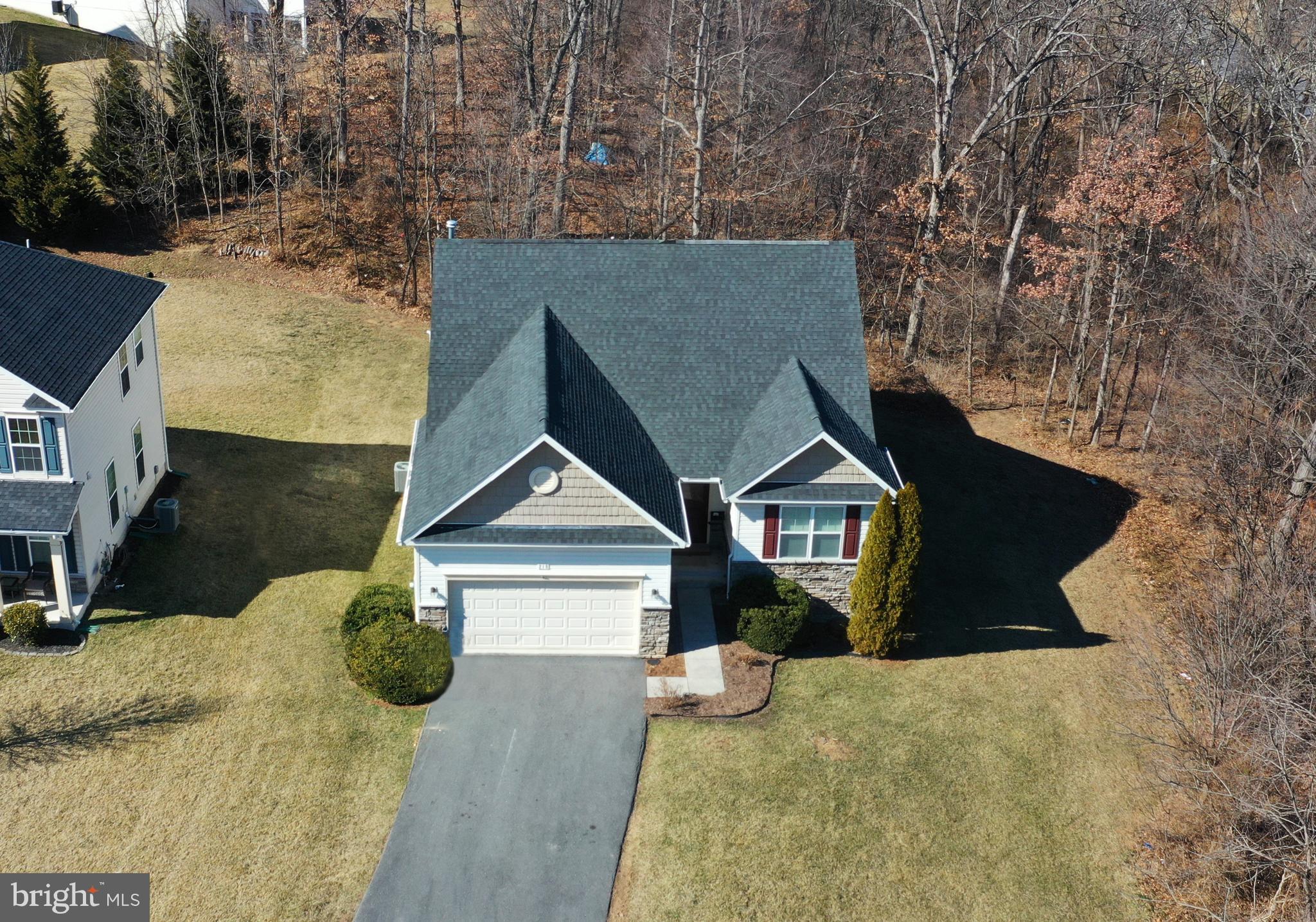 WAKELAND MANOR - Residential