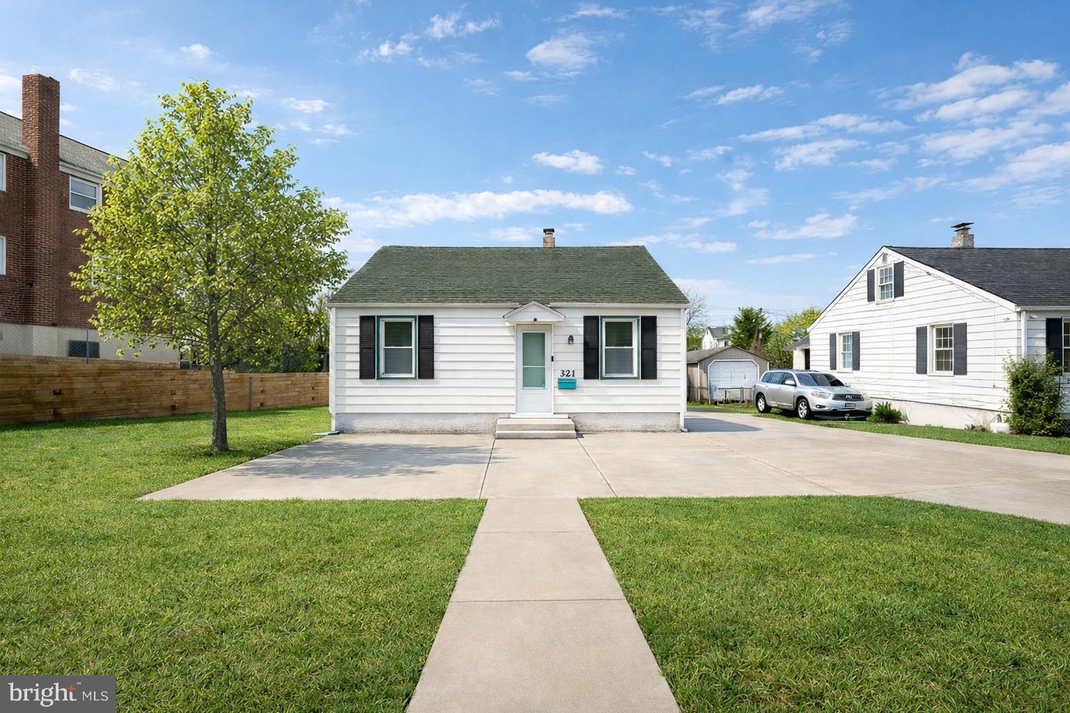 GRAY MANOR - Residential