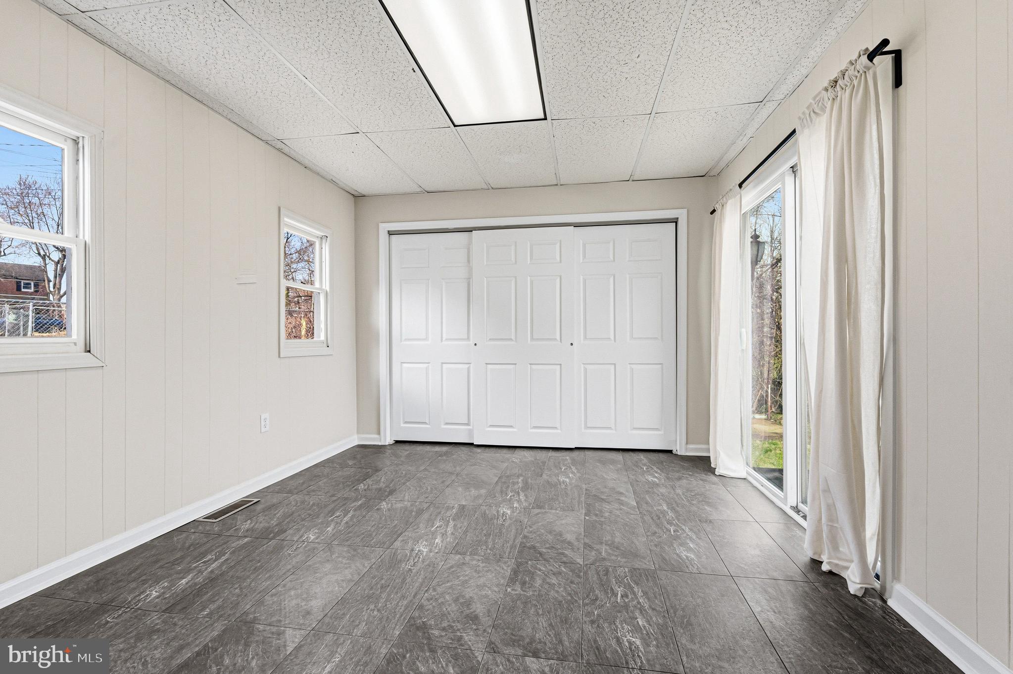 GRAY MANOR - Residential