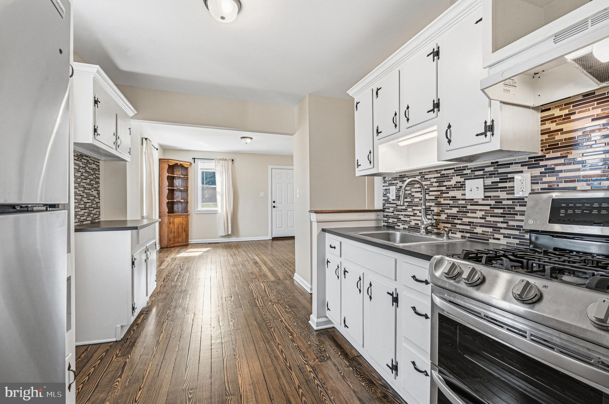 GRAY MANOR - Residential