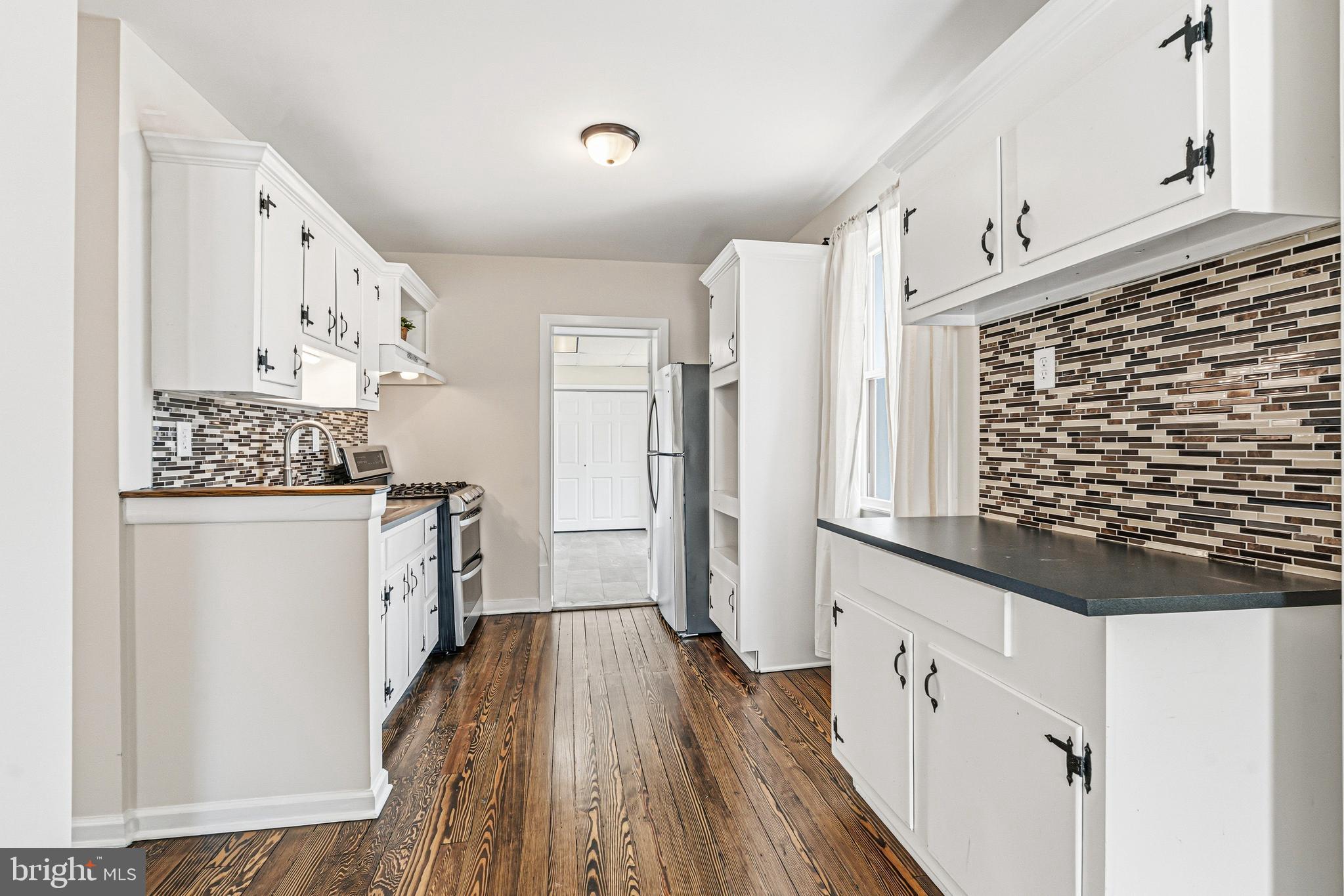 GRAY MANOR - Residential