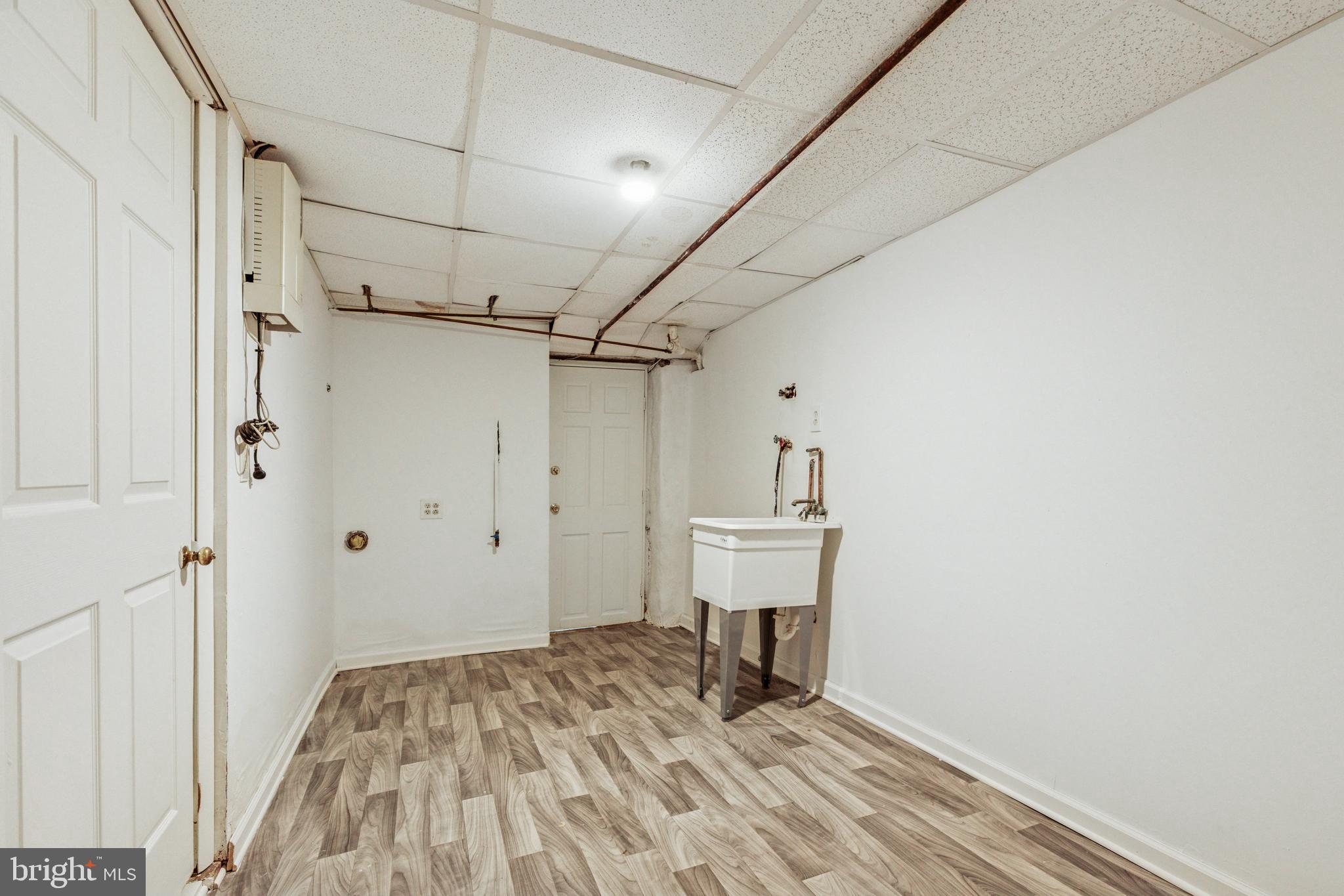 WEST OAK LANE - Residential