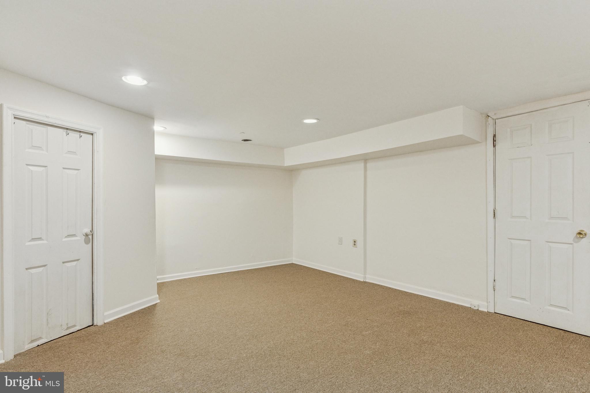 WEST OAK LANE - Residential