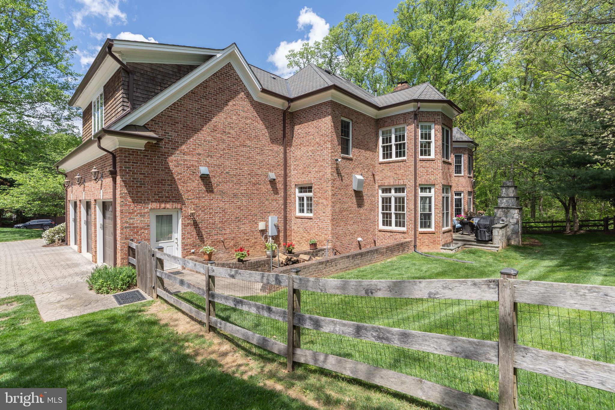 WINDSONG - Residential