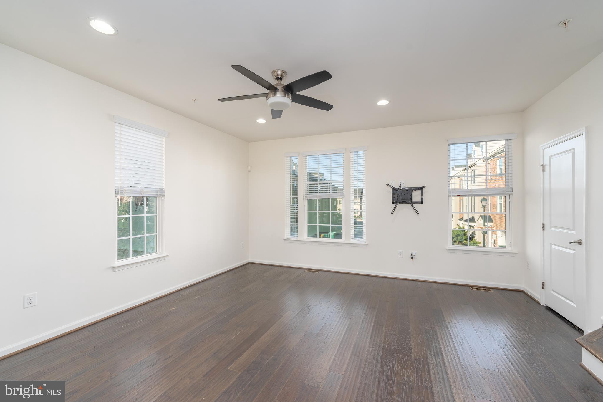 ELLICOTT CROSSING - Residential Lease