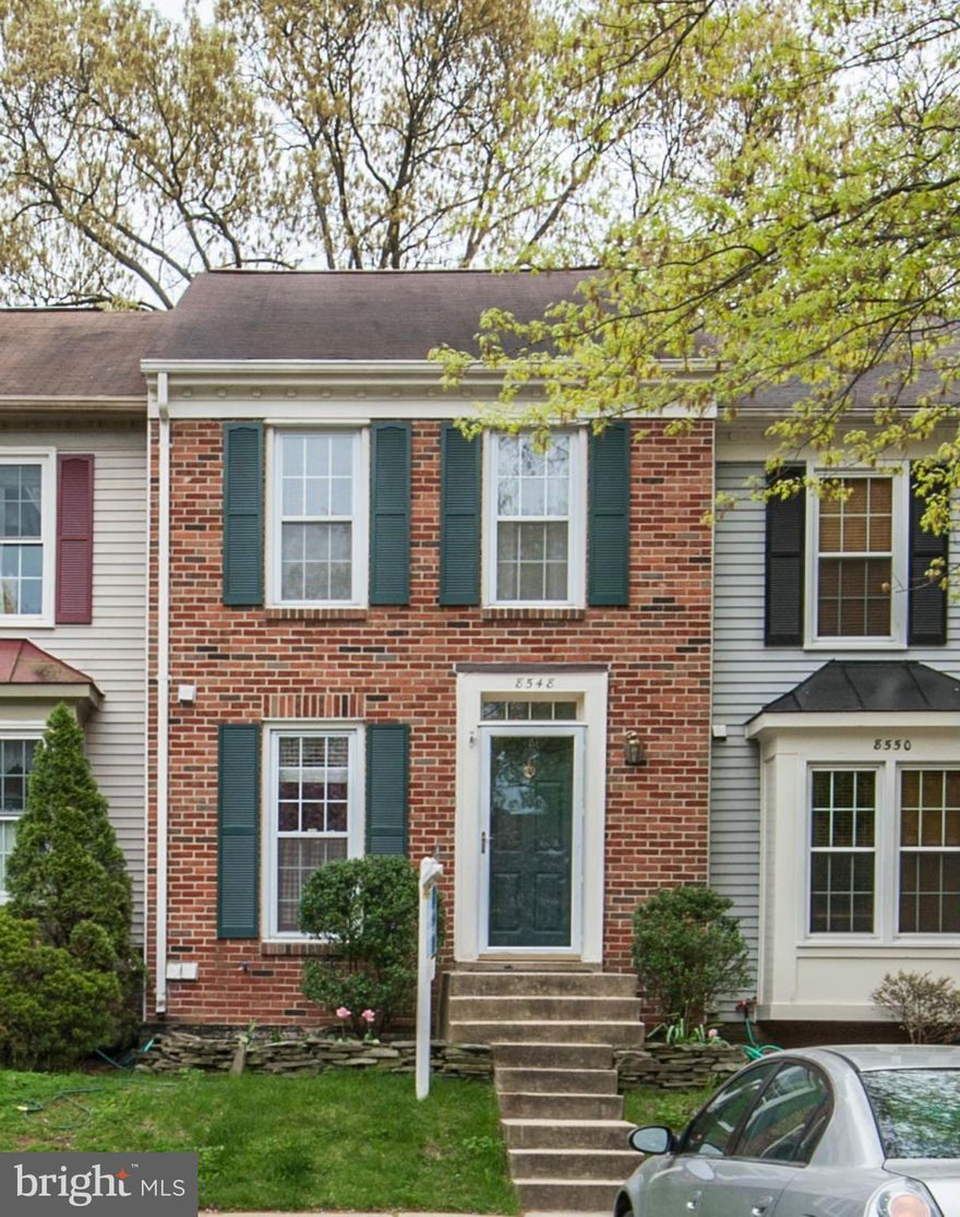 UP TO 3% CLOSING COSTS PAID!!!!!! JUST REDUCED!!!!!! Great Home in Springfield Oaks!!  Spacious floor plan that leads out to fenced in backyard backing to woods.You'll find this home to be spacious yet cozy = Perfect!!!Tasteful kitchen,Dining Room and Family Room on main level,upstairs you'll find vaulted ceilings, Basement is fully finished with a wet bar and walks out to impressive deck!