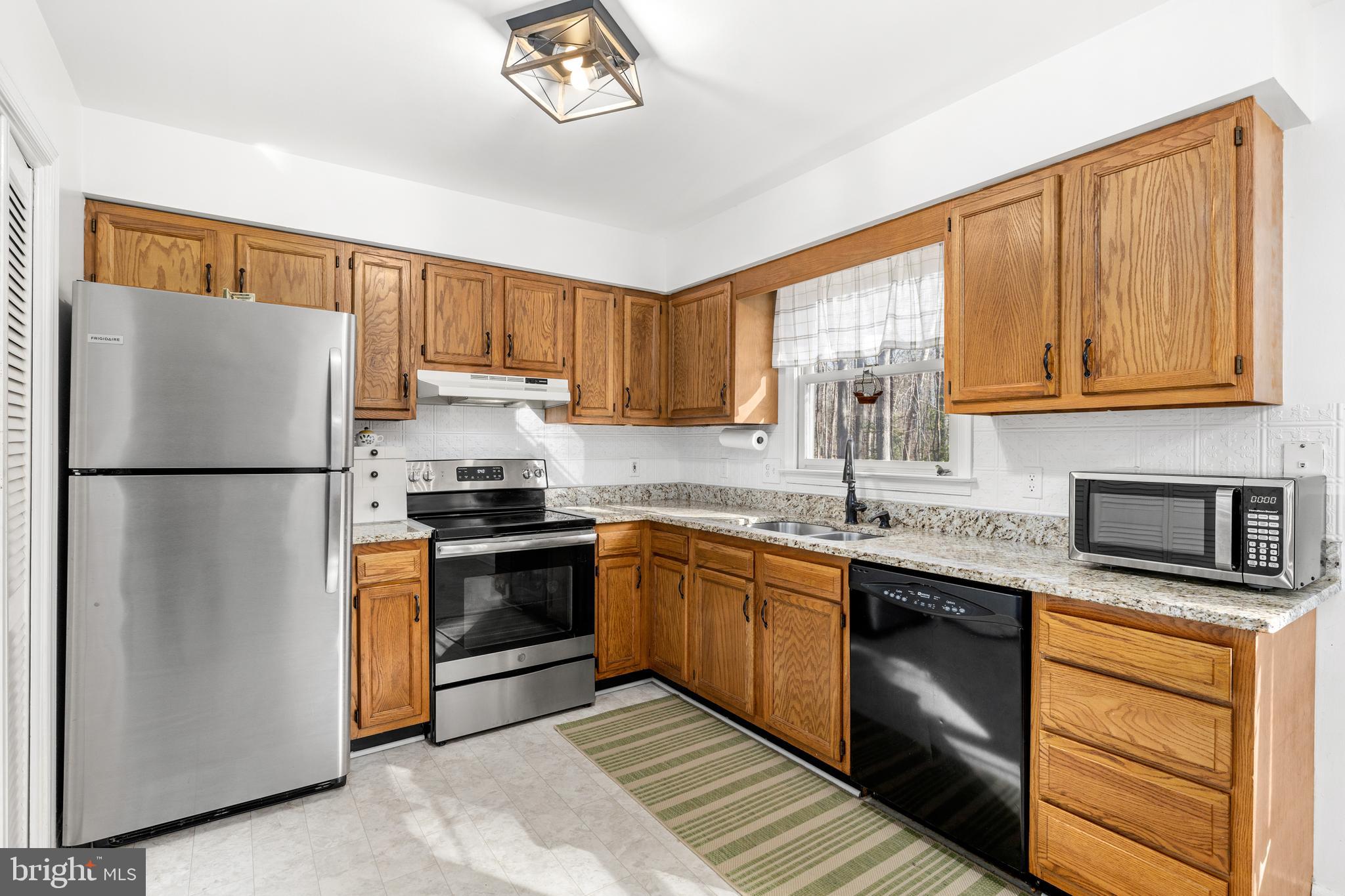 LAKE WILDERNESS - Residential