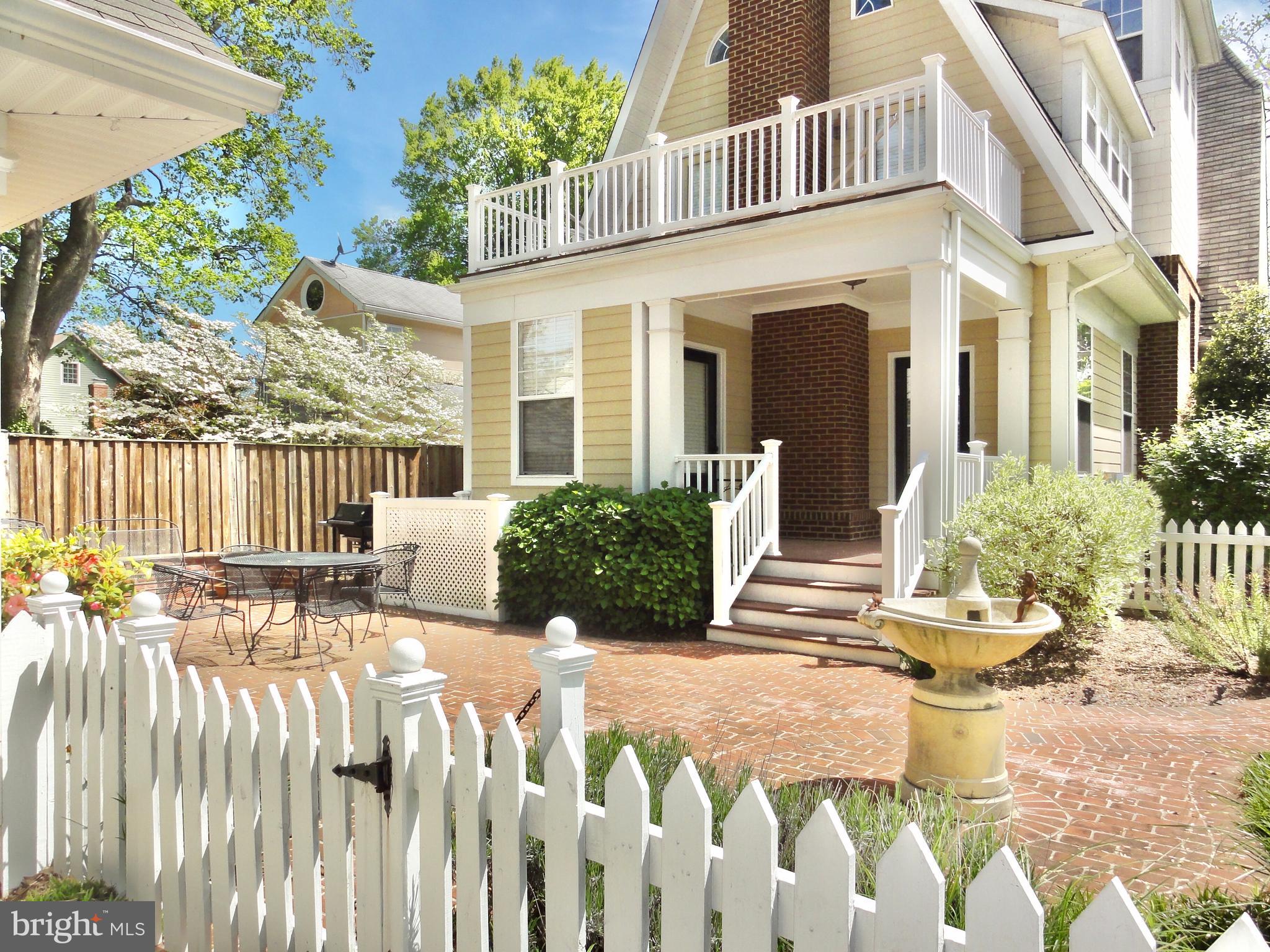 3613 DUPONT AVENUE