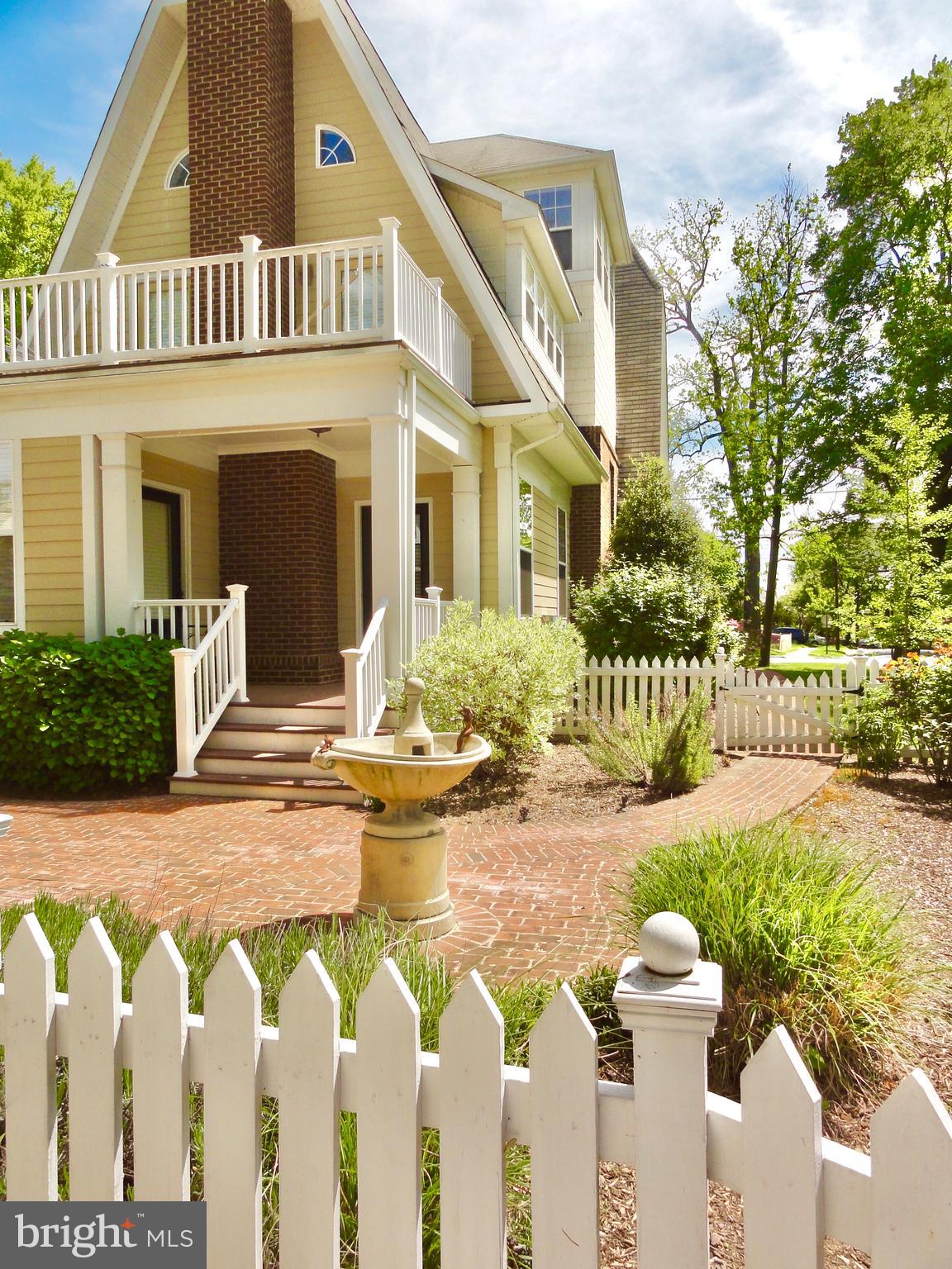 3613 DUPONT AVENUE