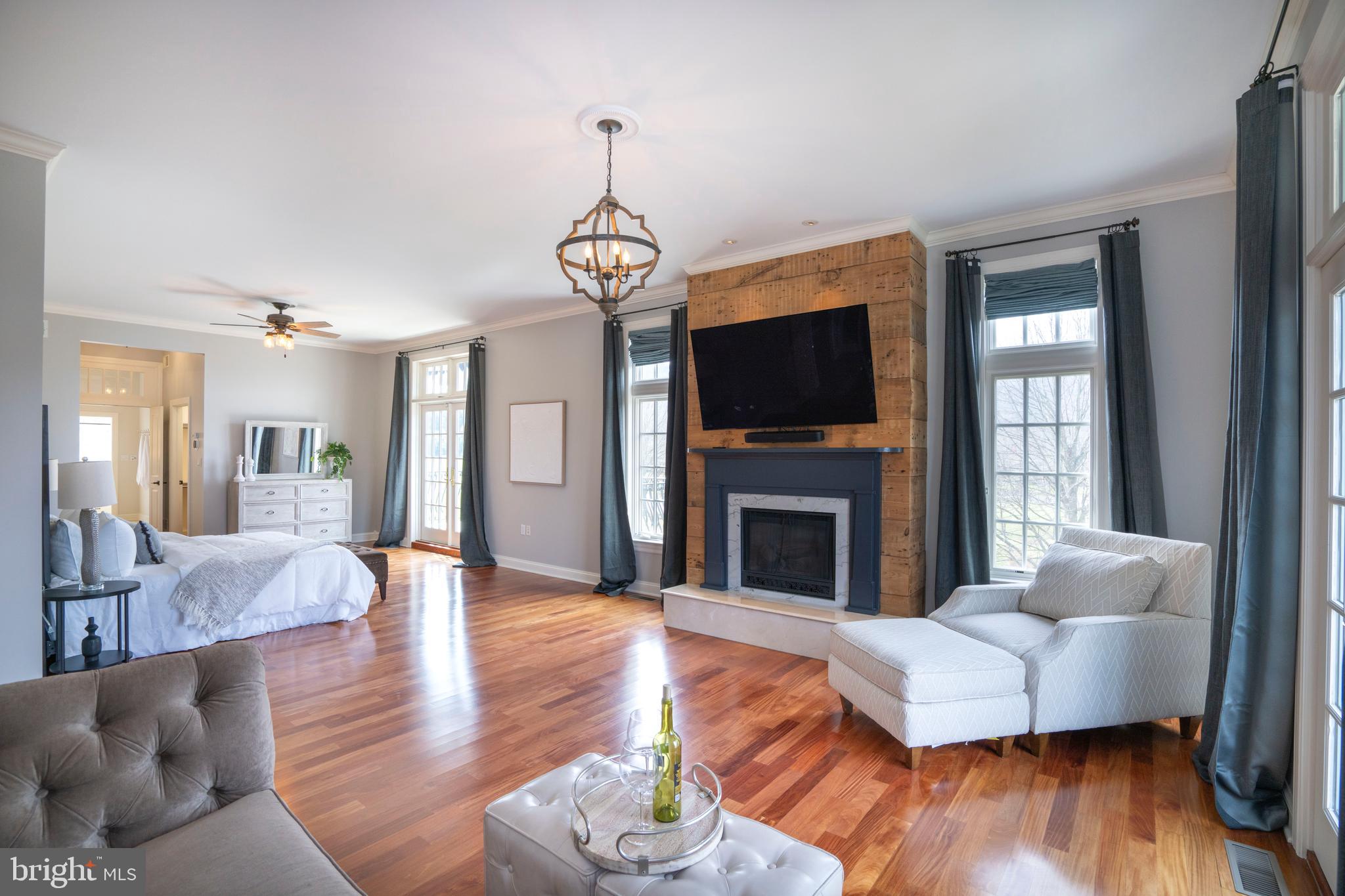 LAUREL HILLS - Residential