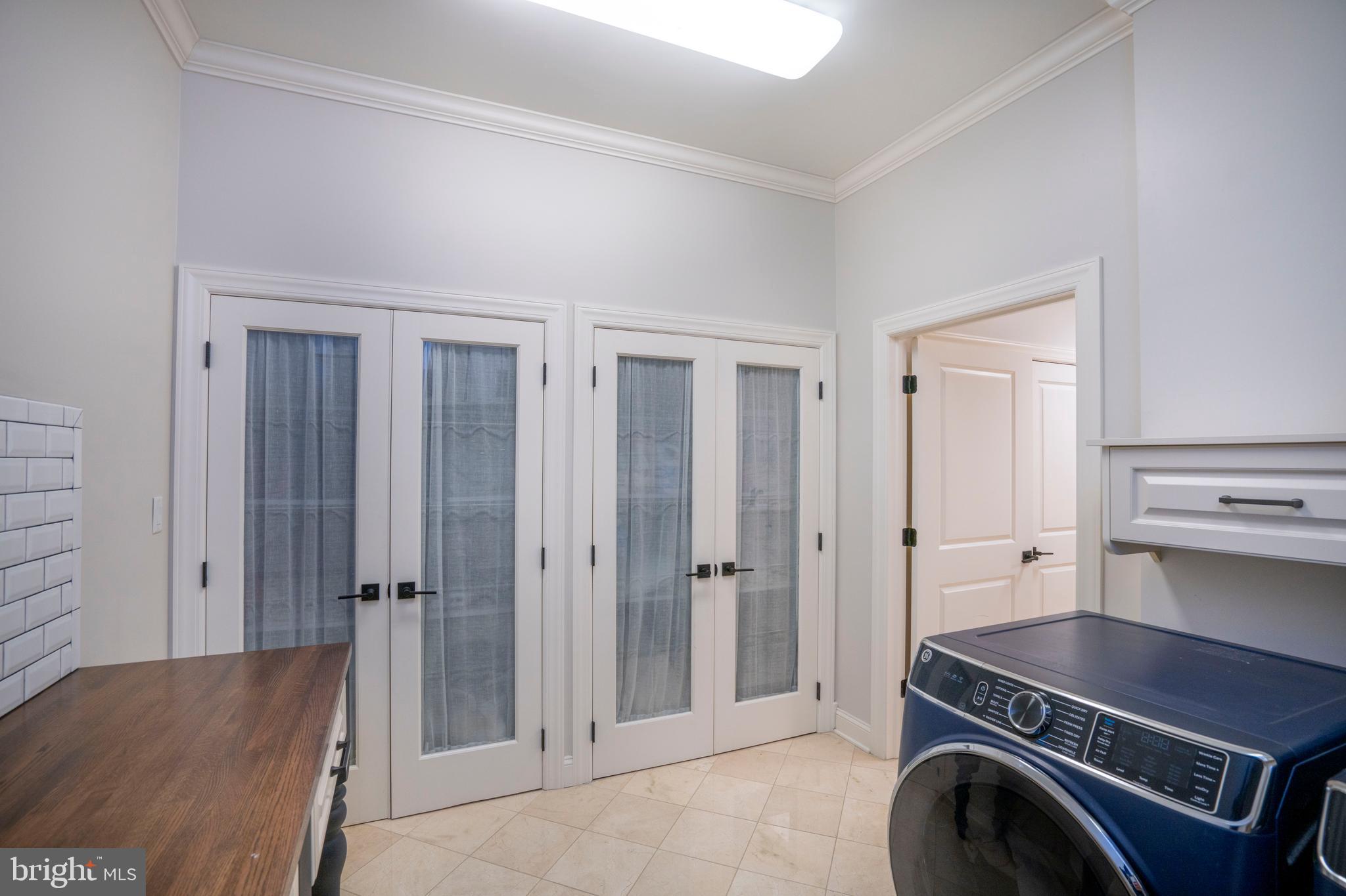 LAUREL HILLS - Residential