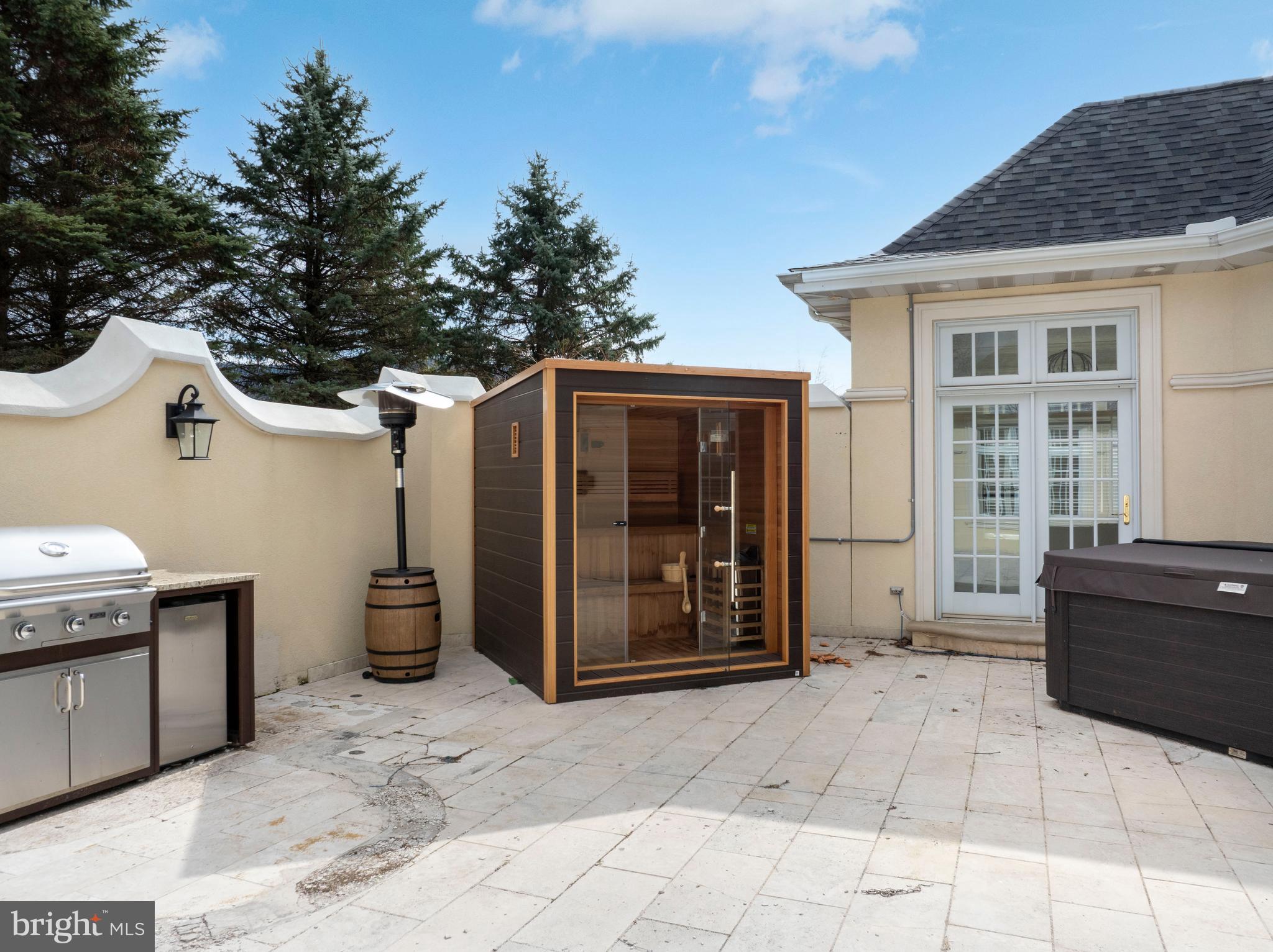 LAUREL HILLS - Residential