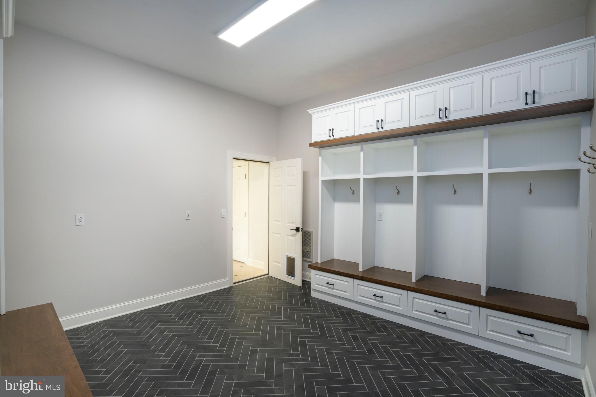 LAUREL HILLS - Residential